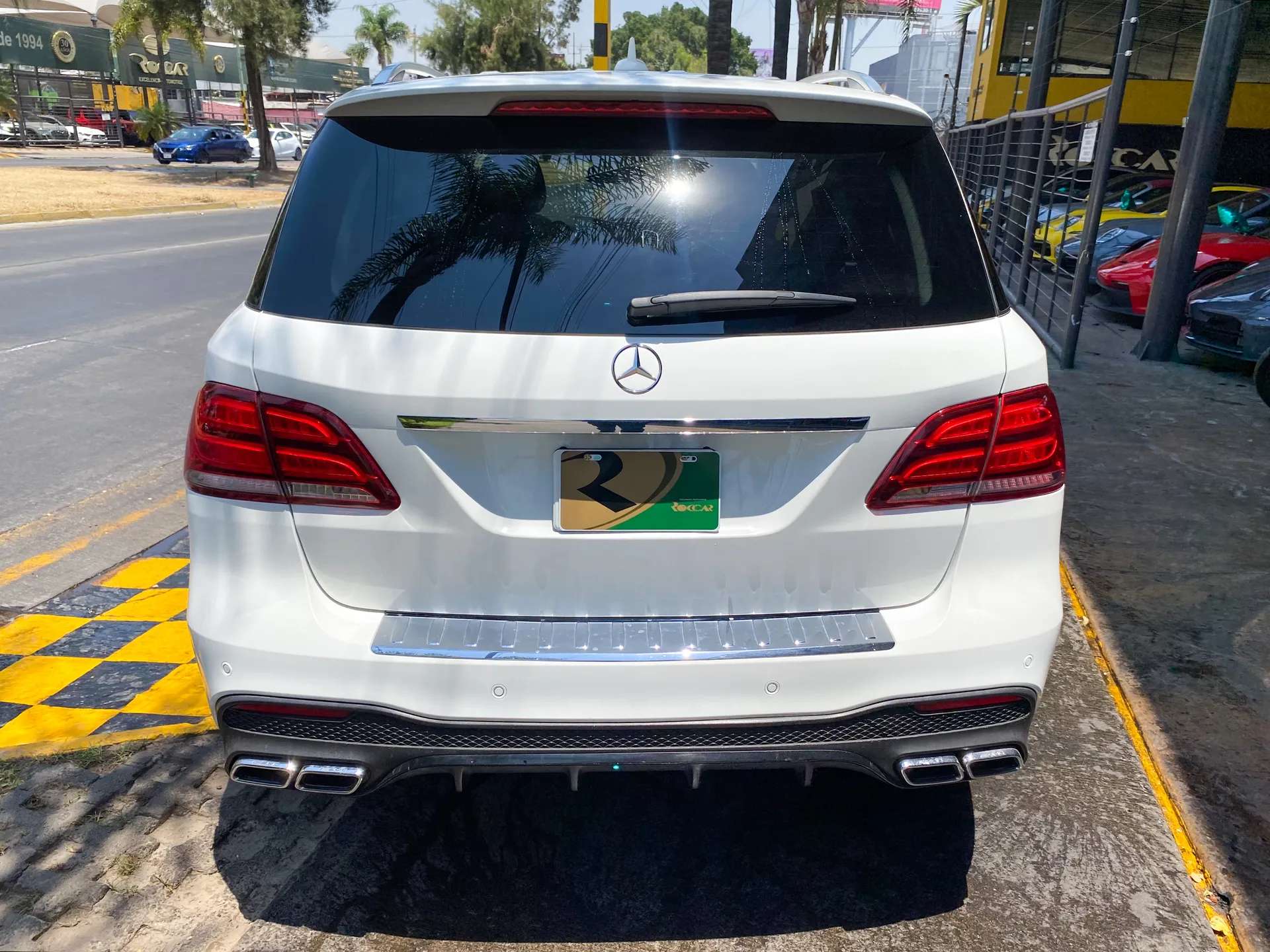 Car image 5