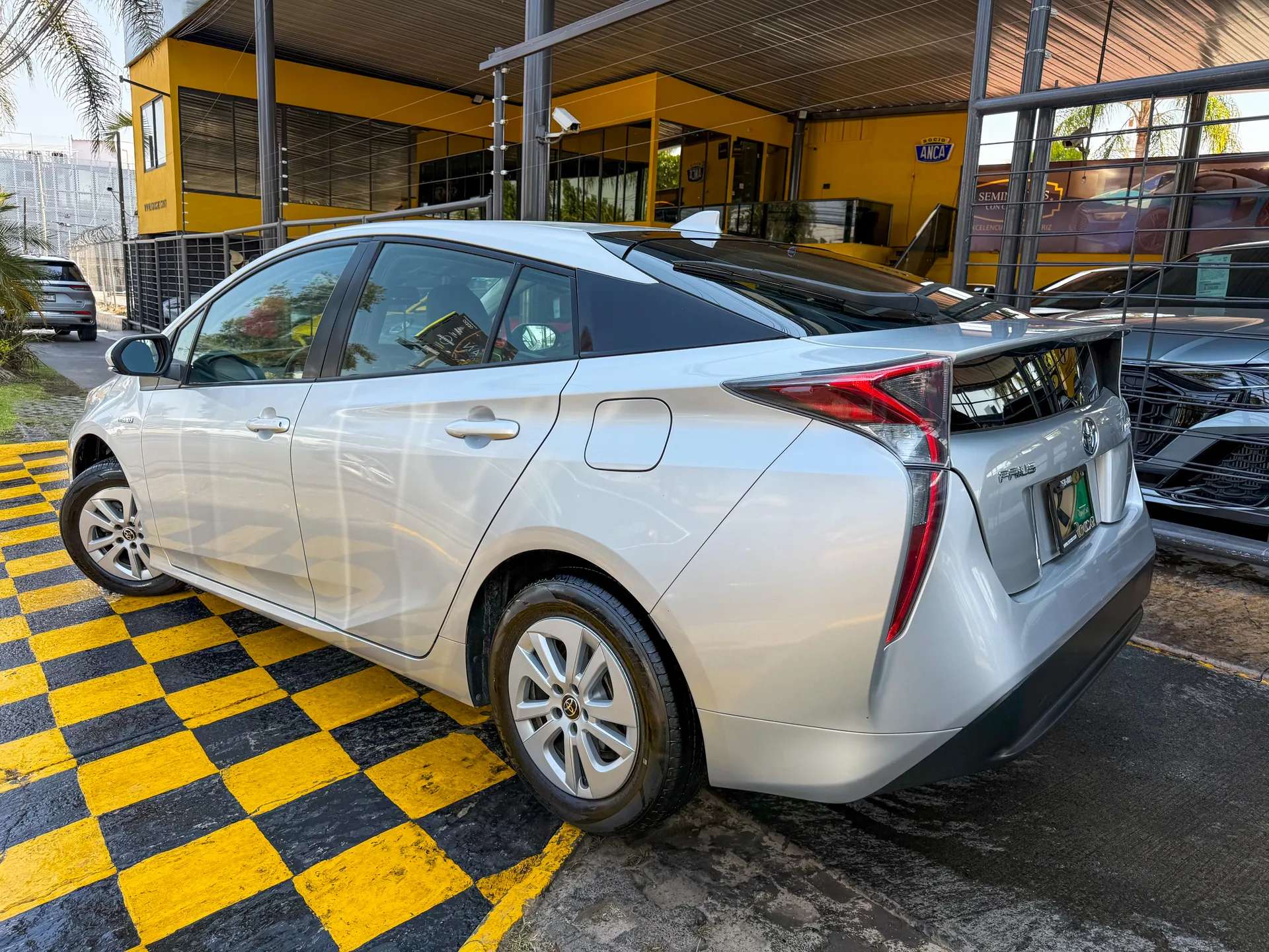 Car image 6