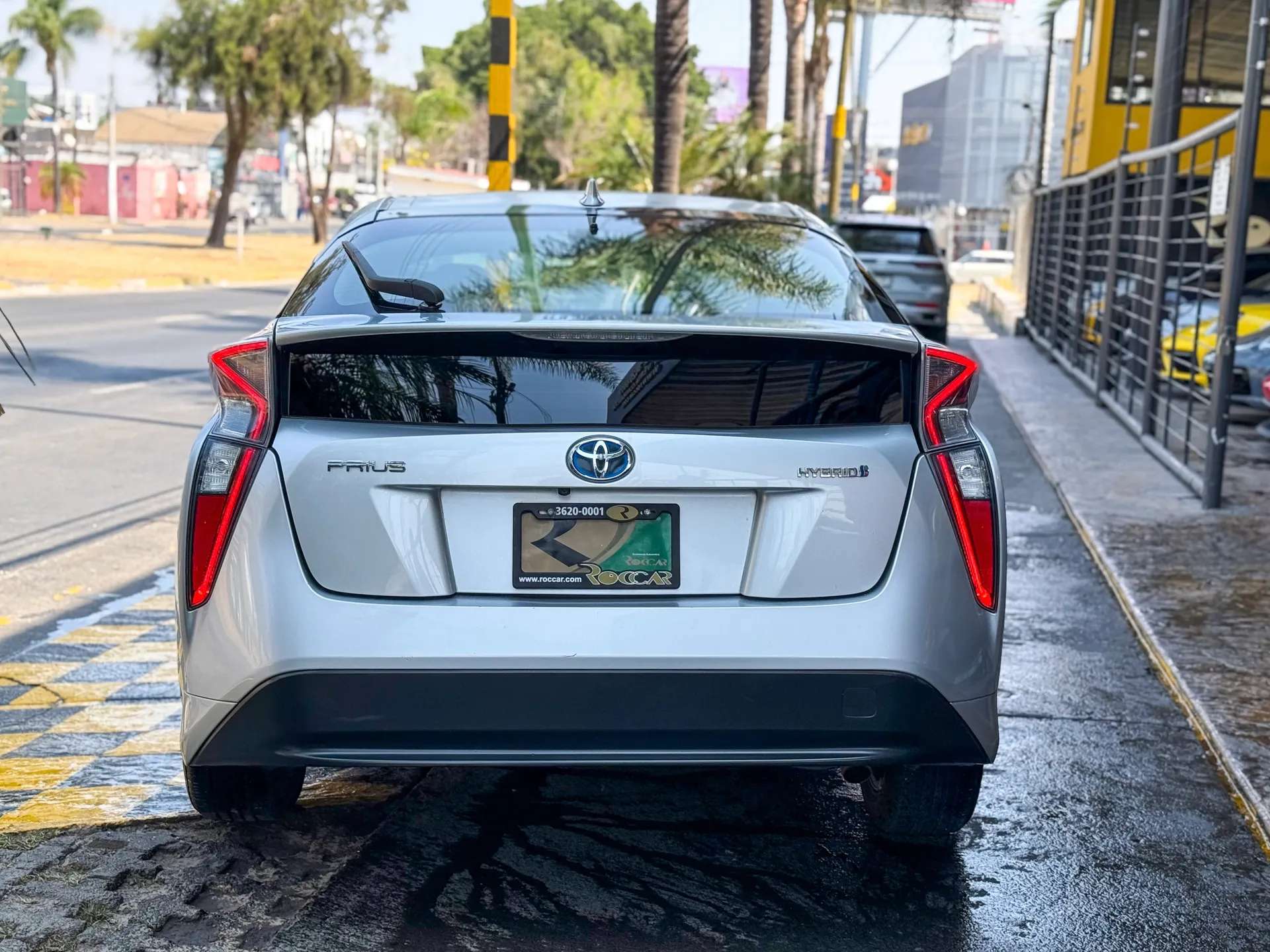 Car image 8