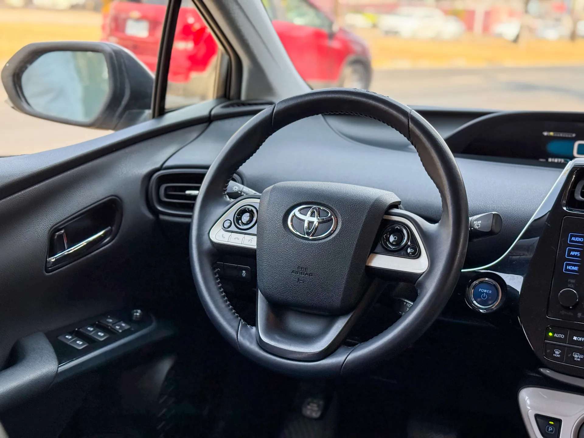 Car image 11
