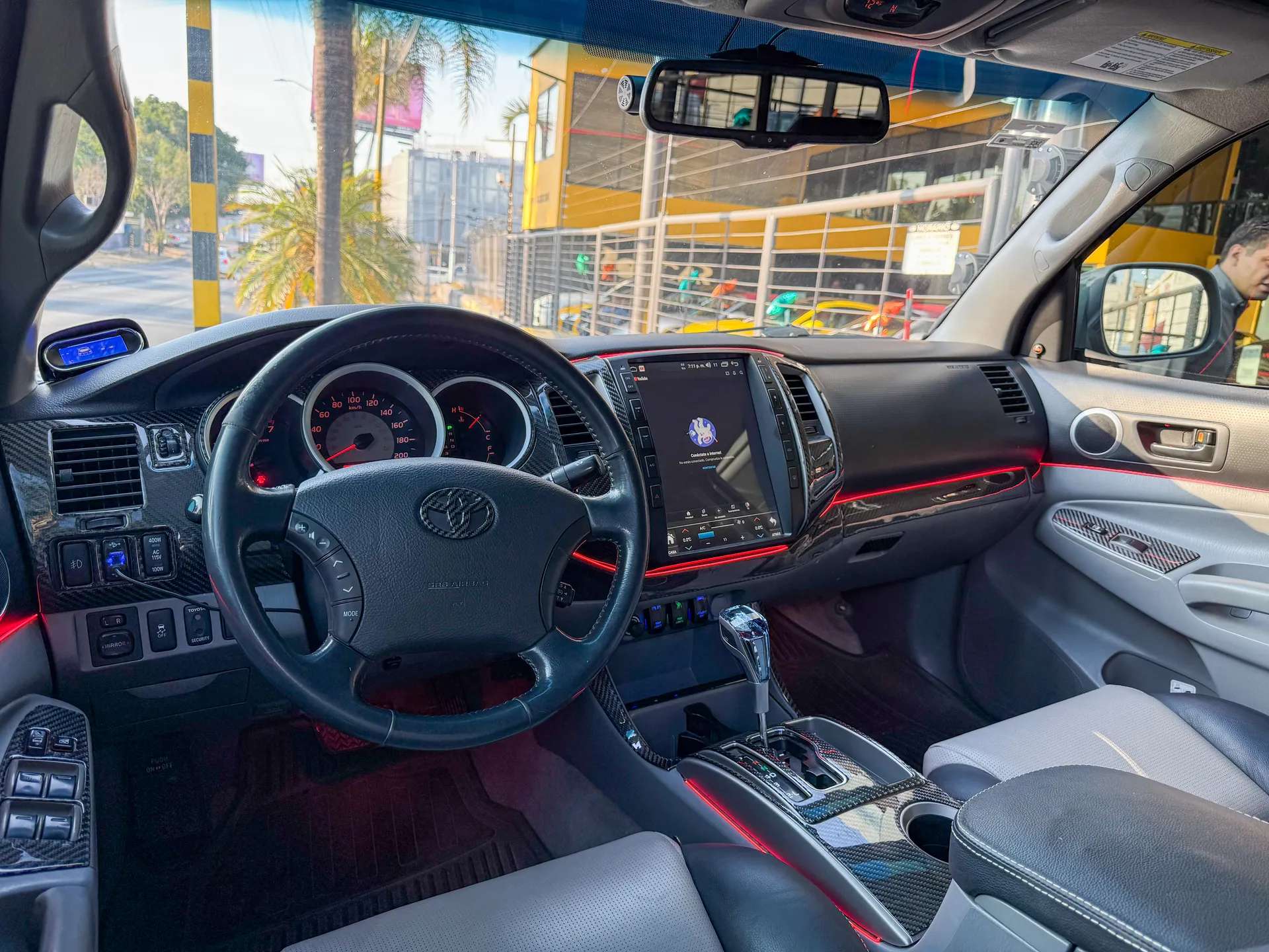 Car image 9