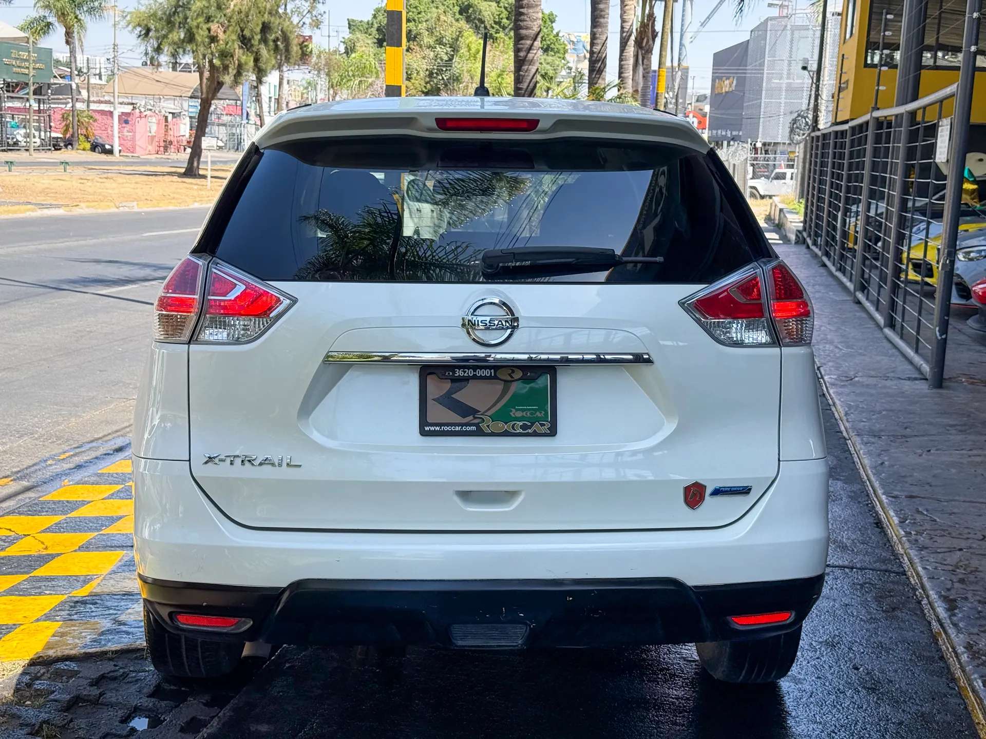 Car image 8