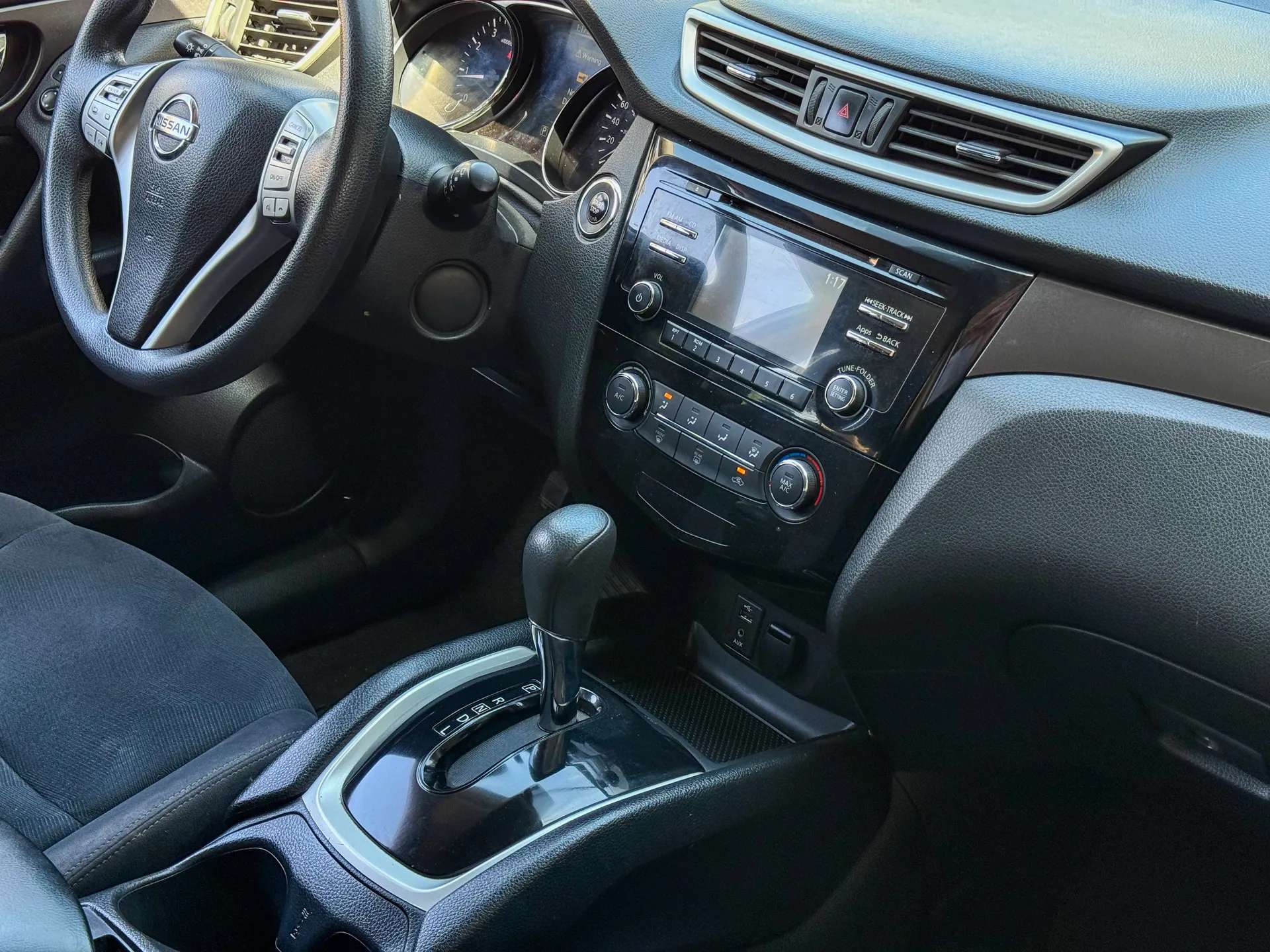 Car image 14