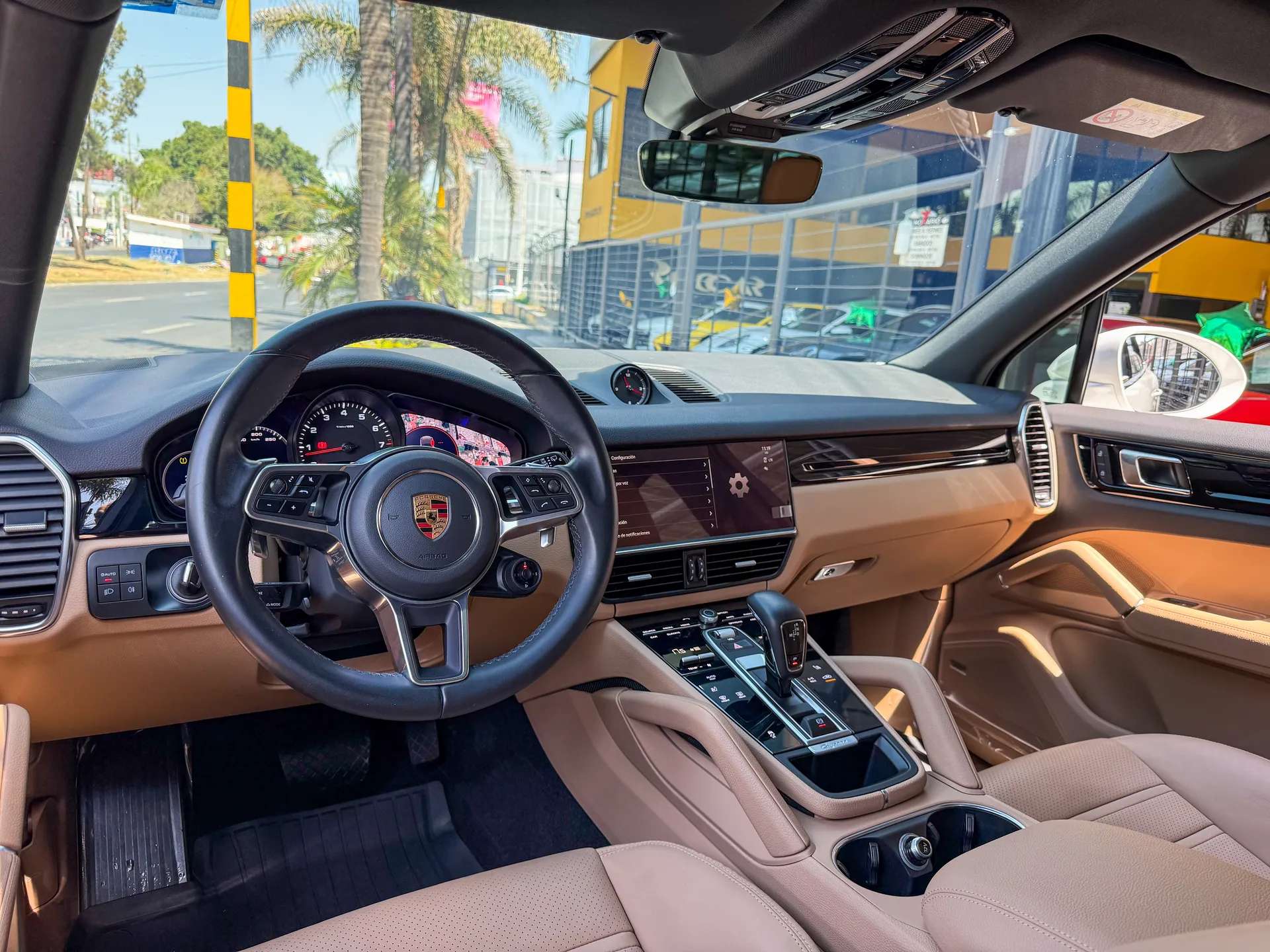 Car image 9
