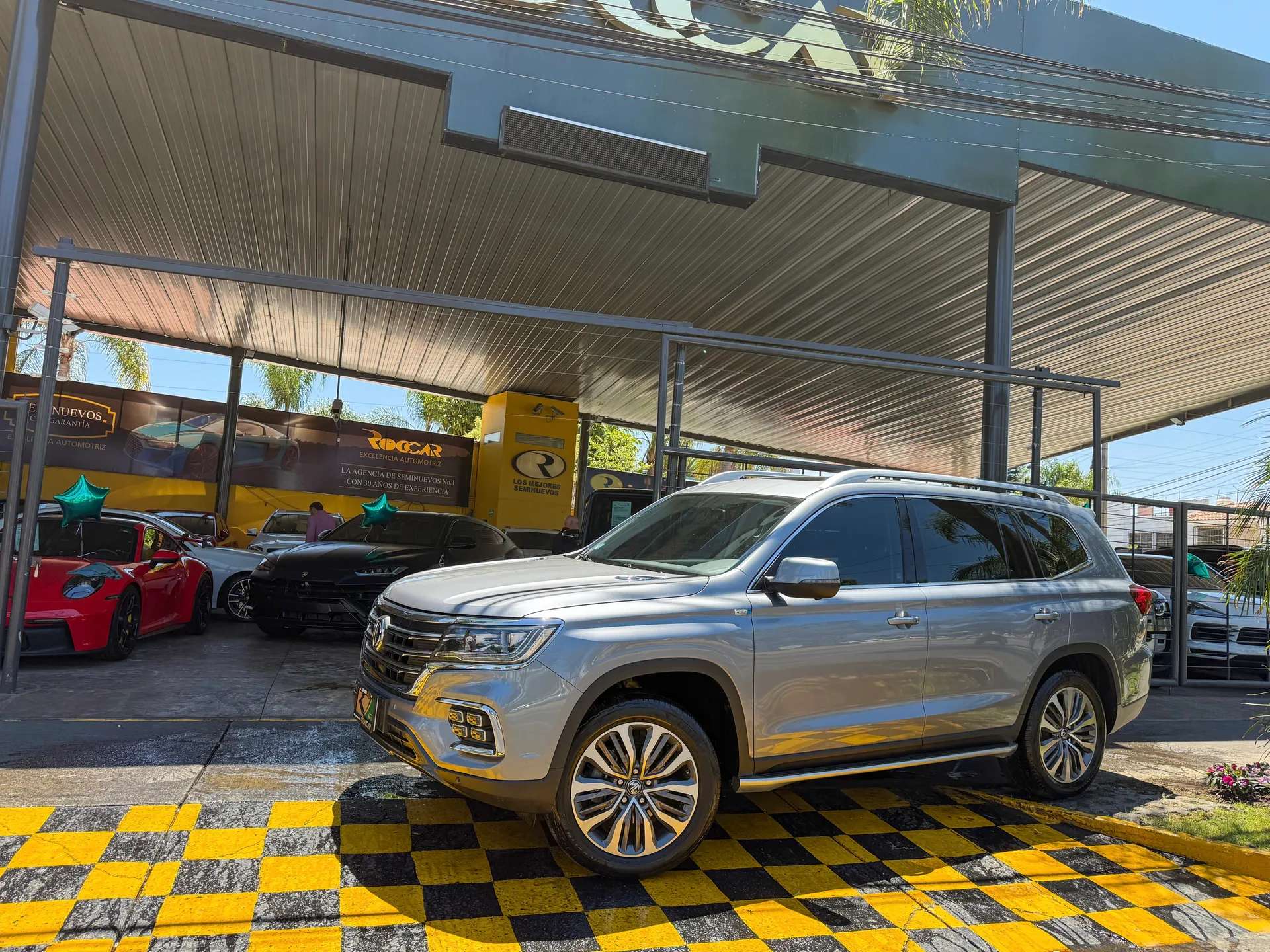 Car image 1