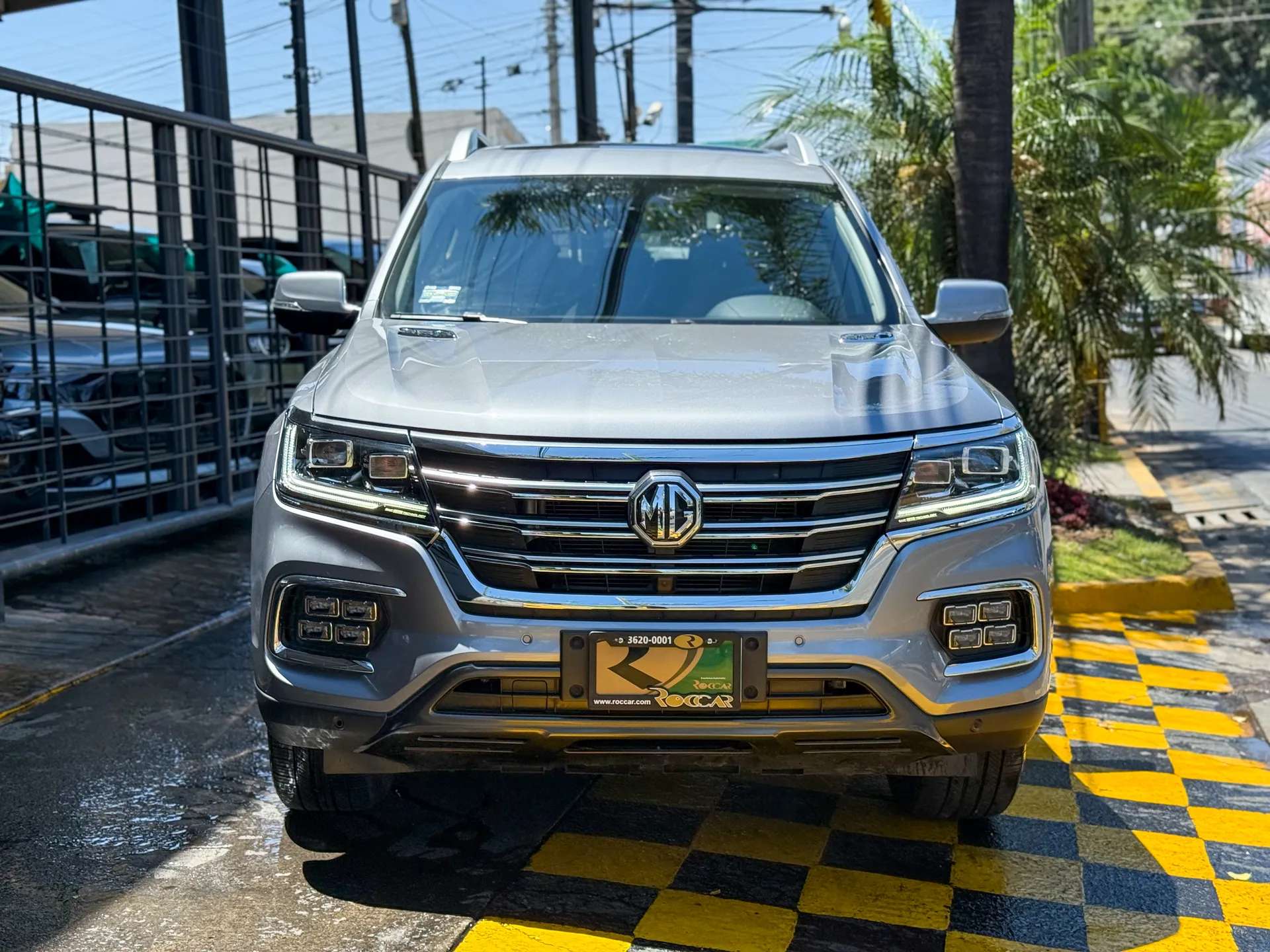 Car image 3