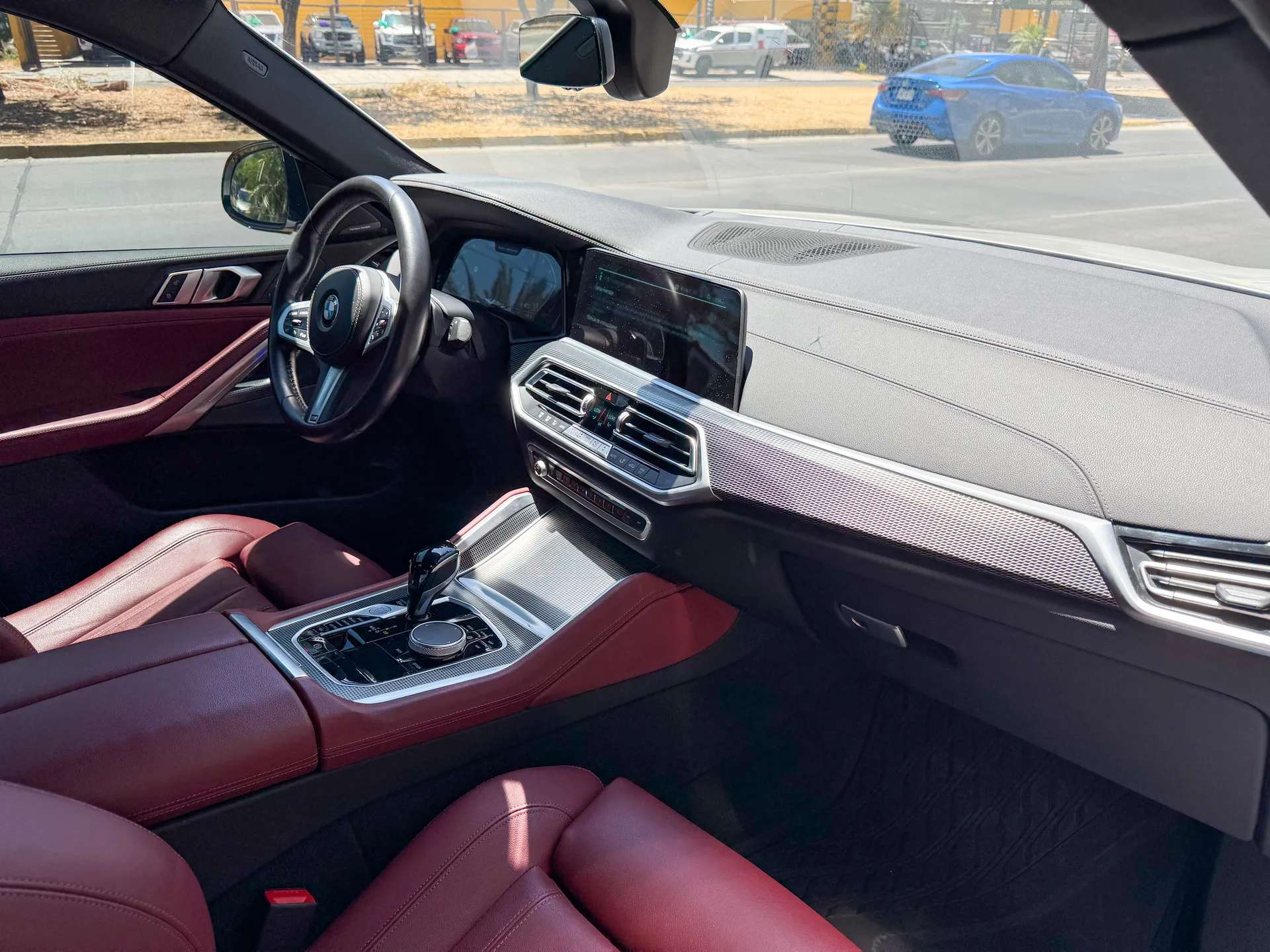 Car image 13