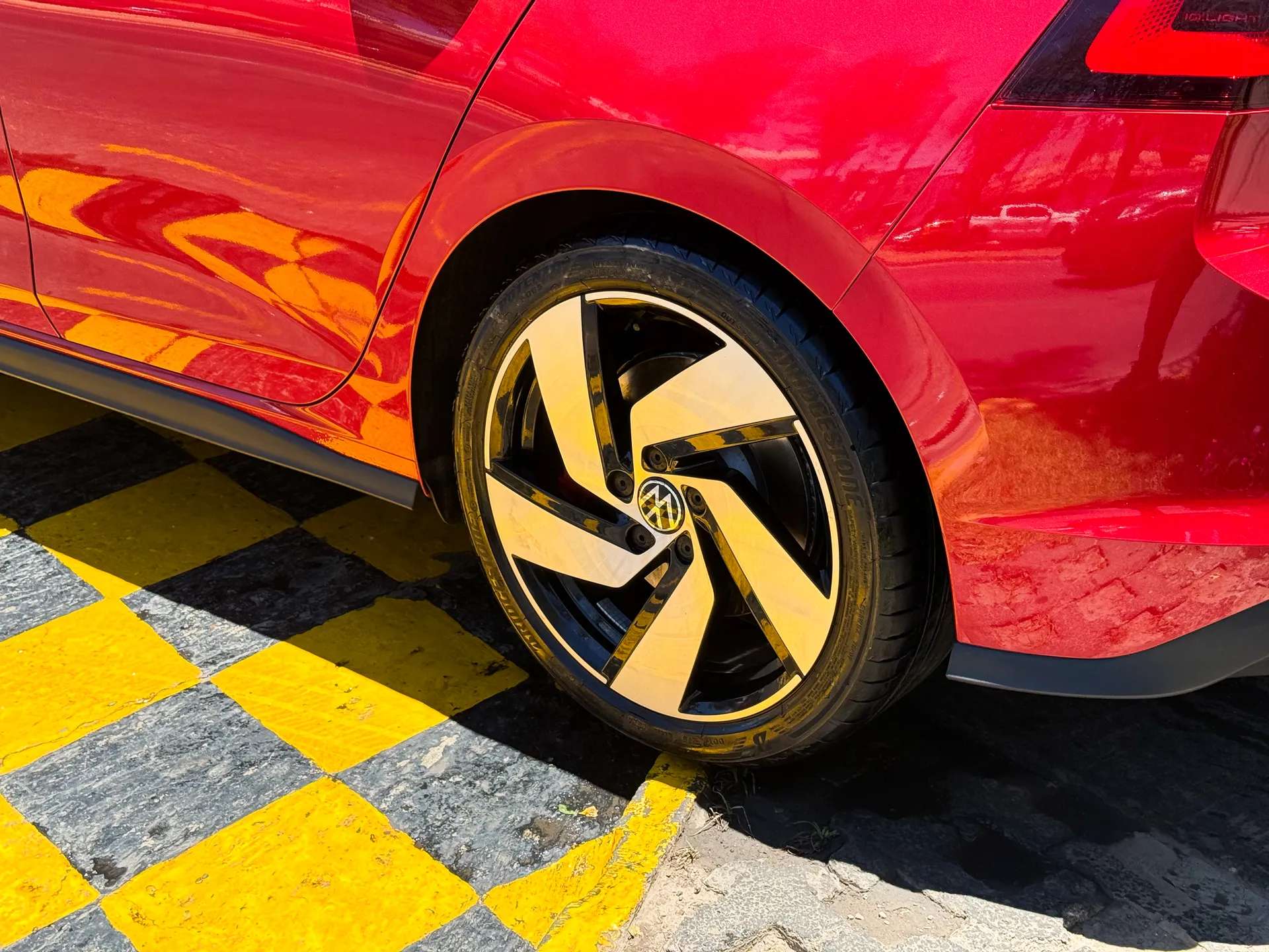 Car image 8