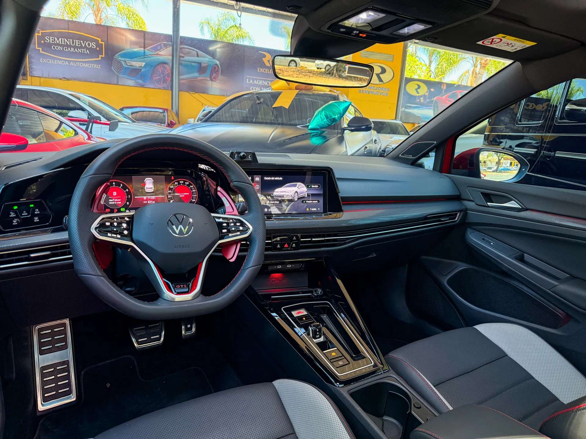 Car image 11