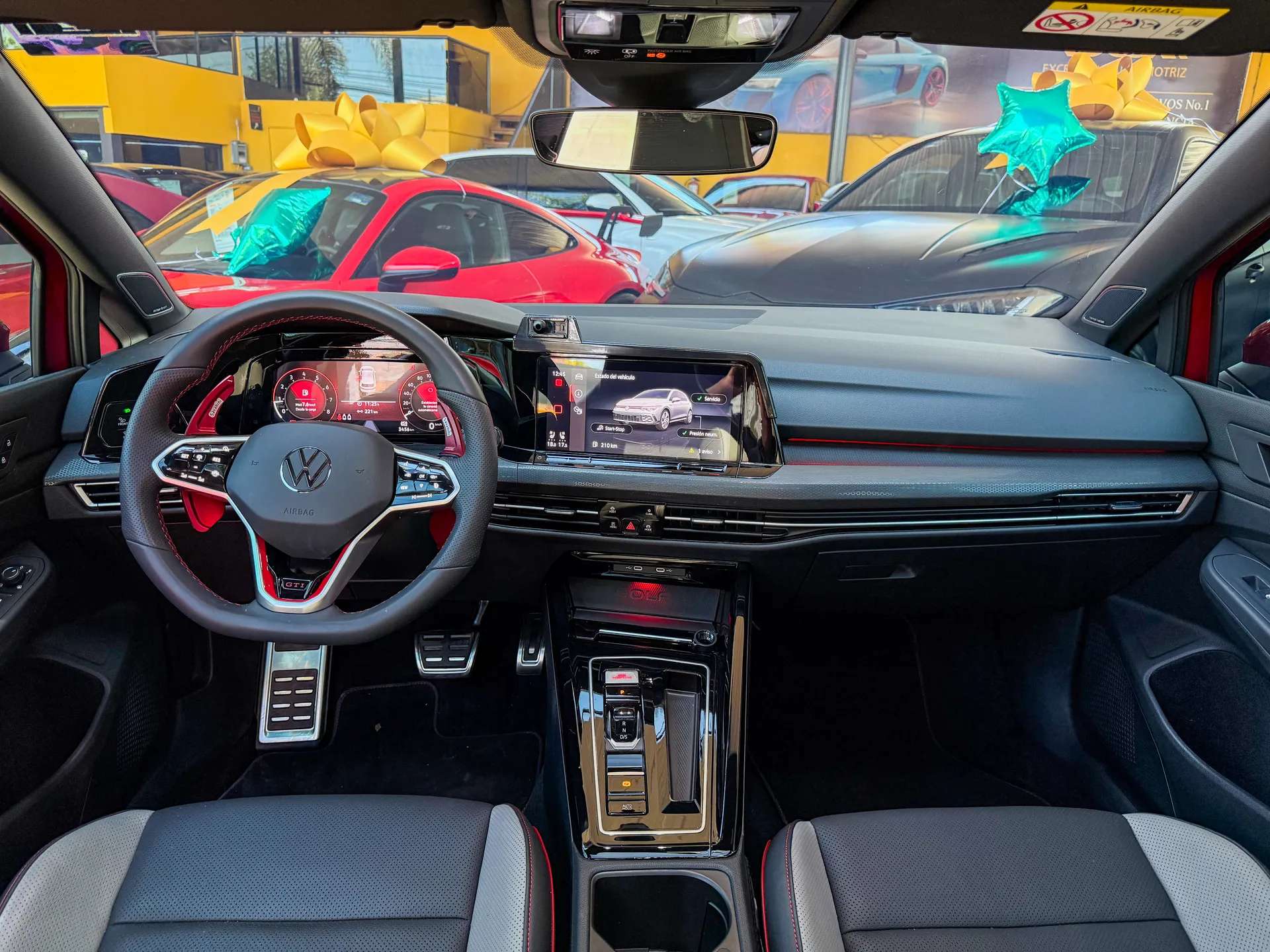Car image 12