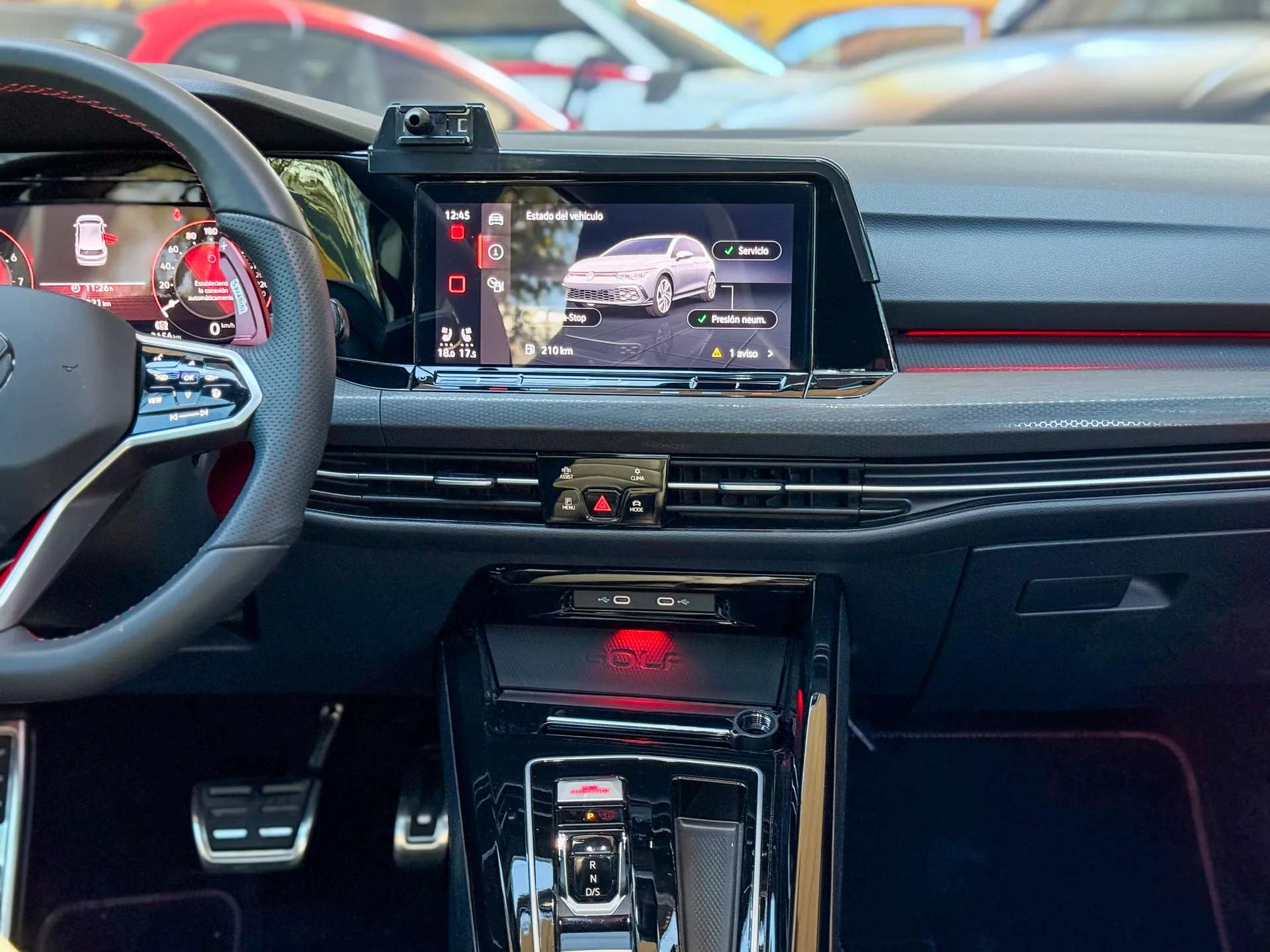 Car image 14