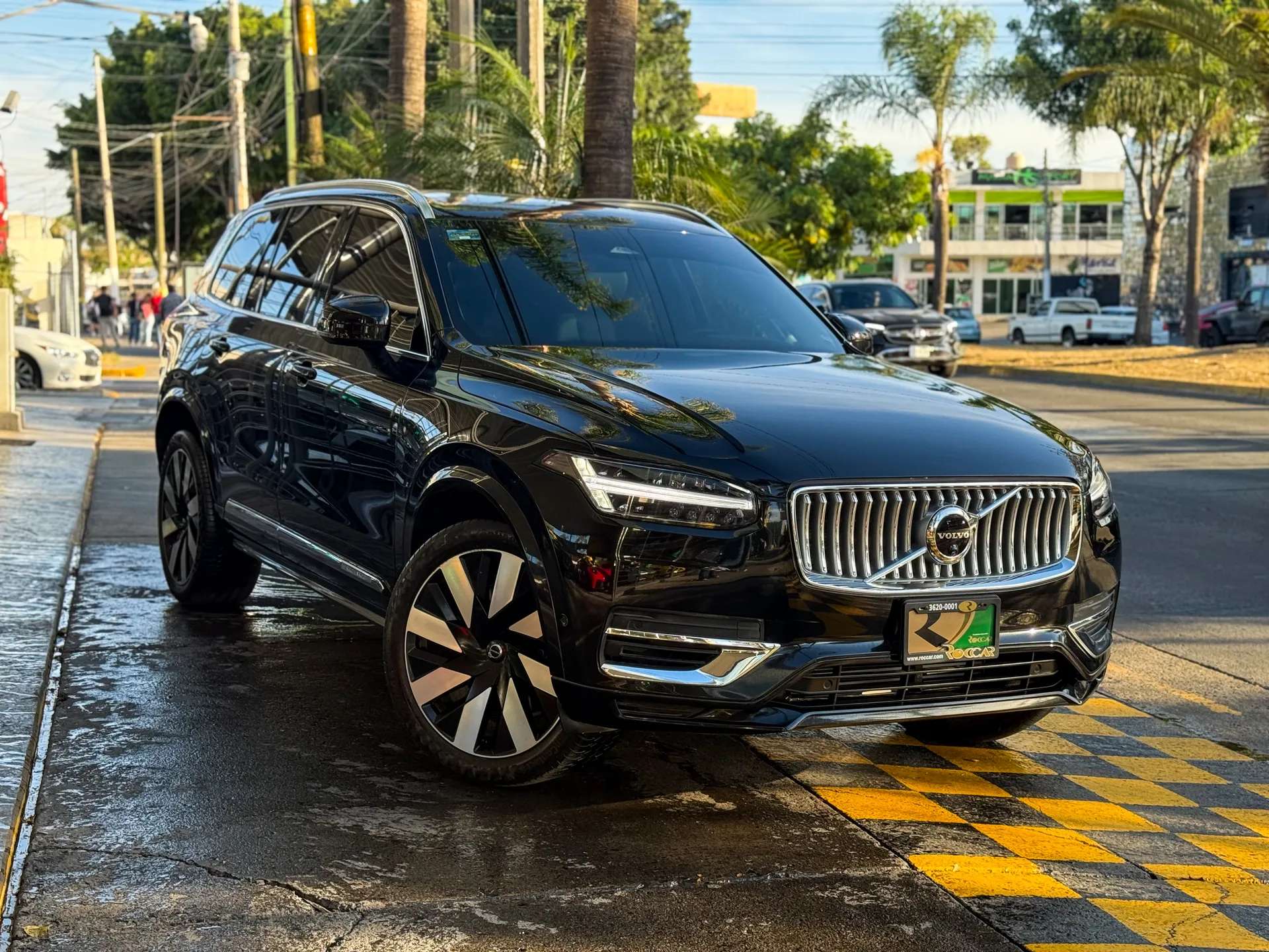 Car image 4