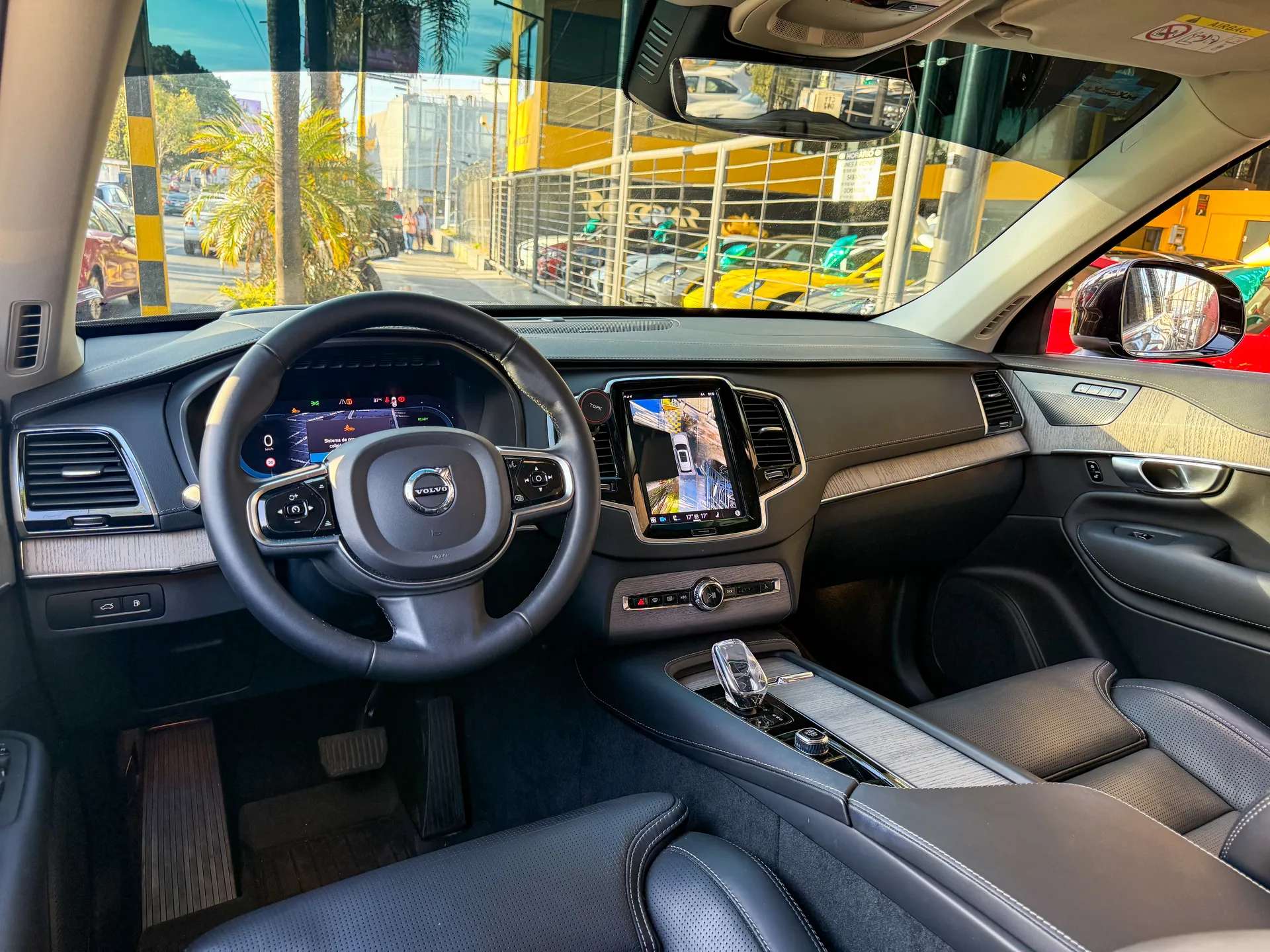 Car image 10