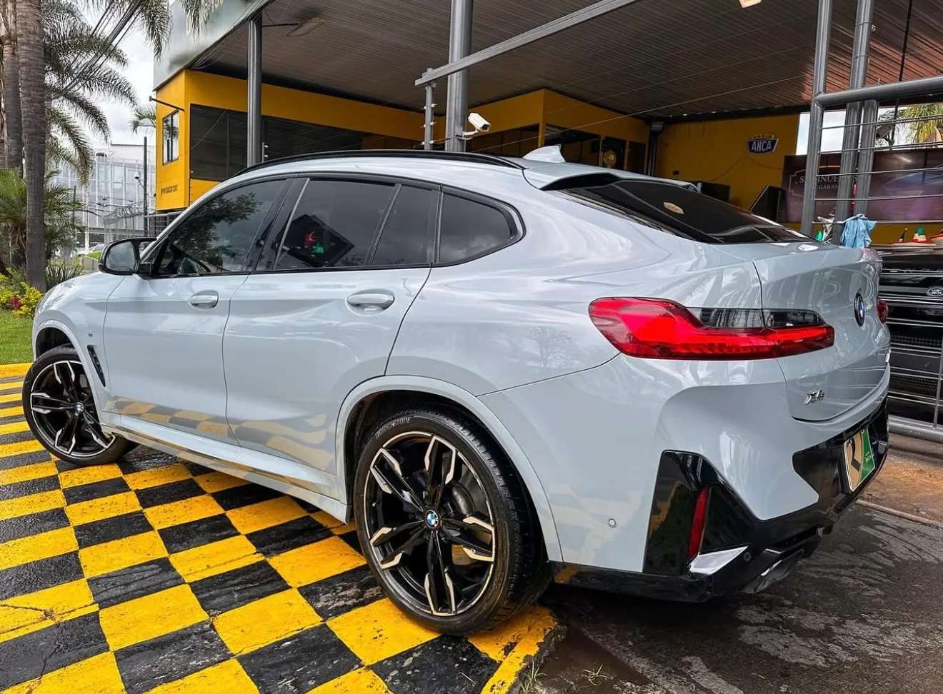 Car image 6
