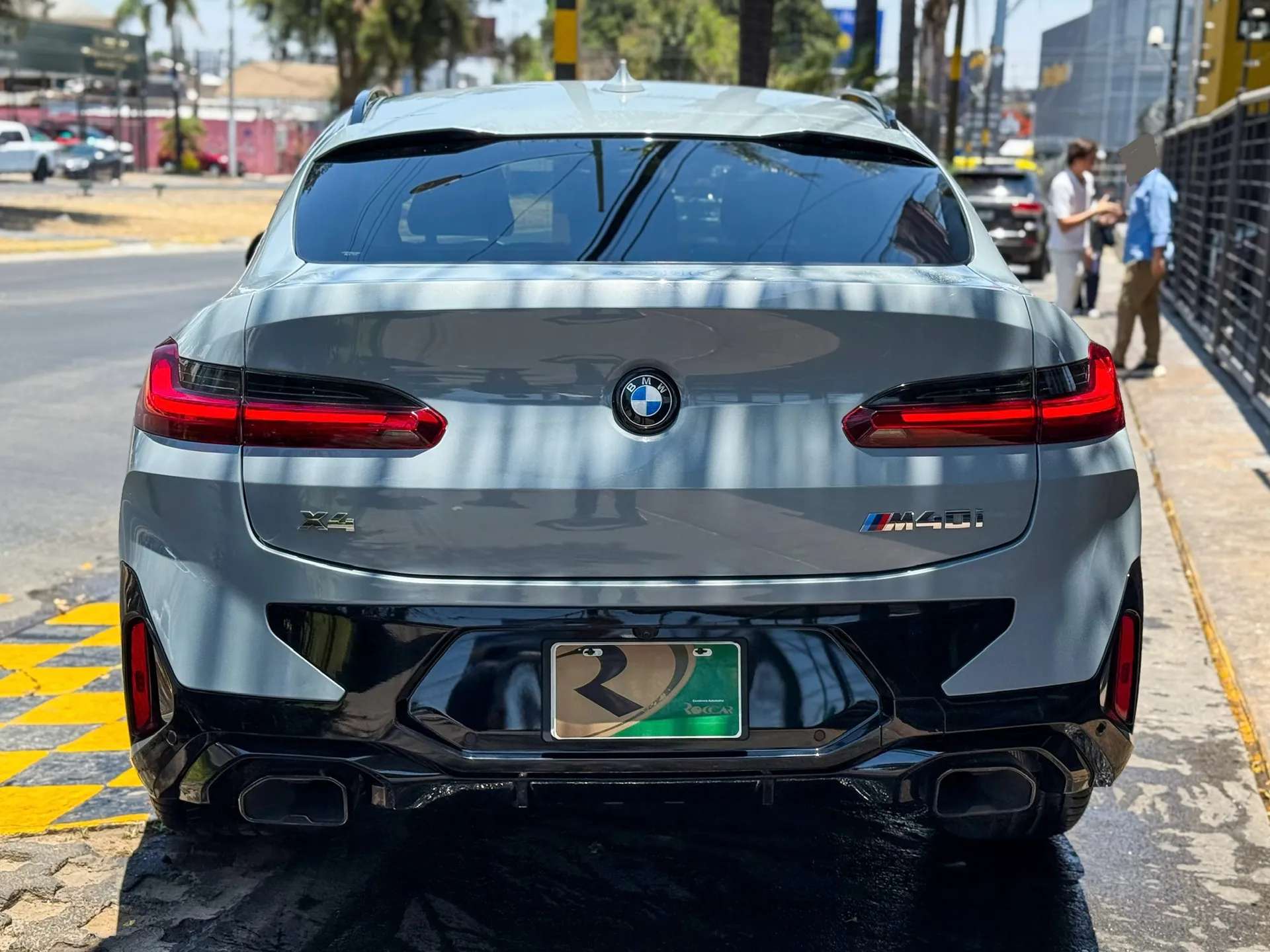 Car image 9