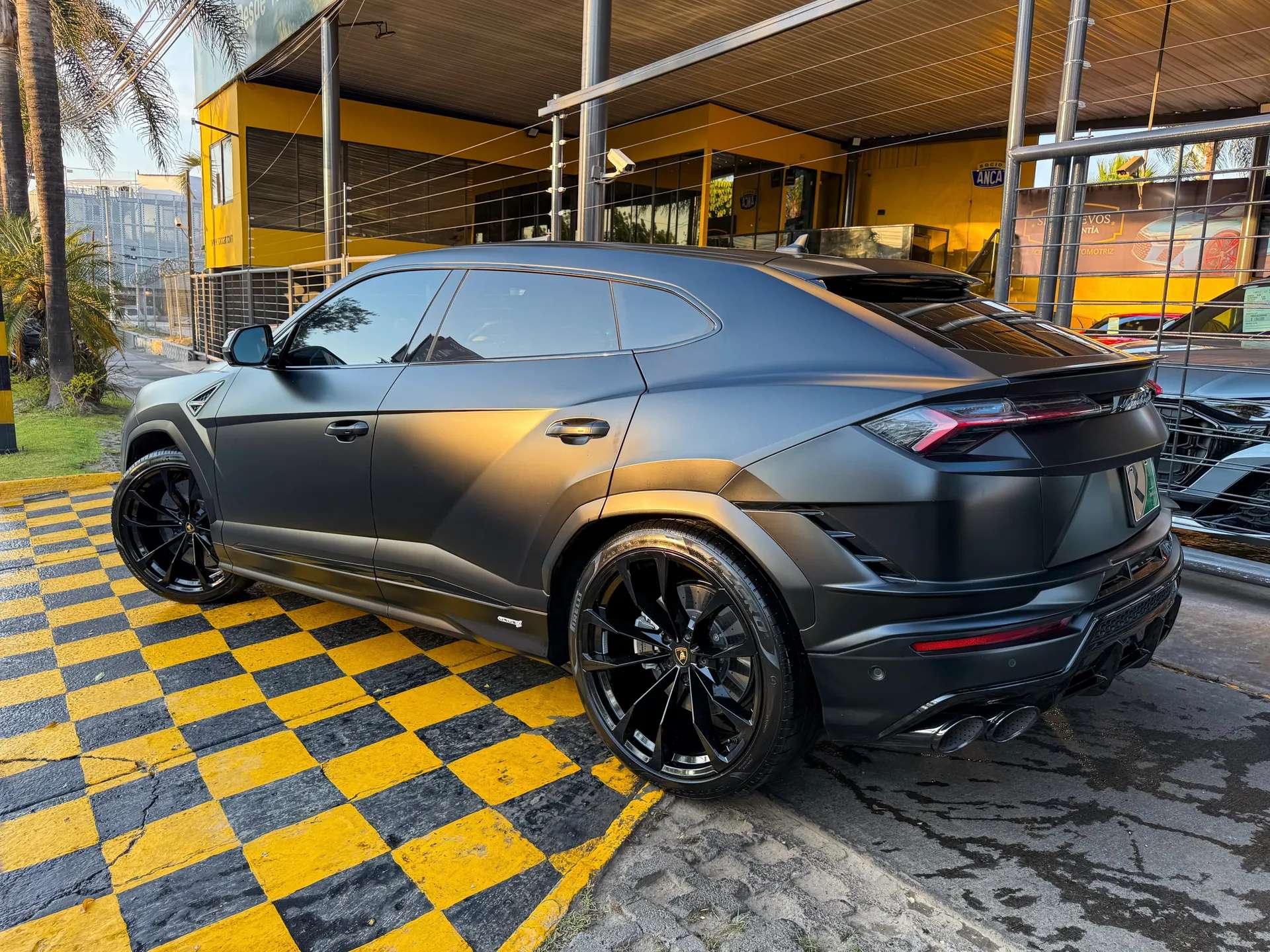 Car image 7
