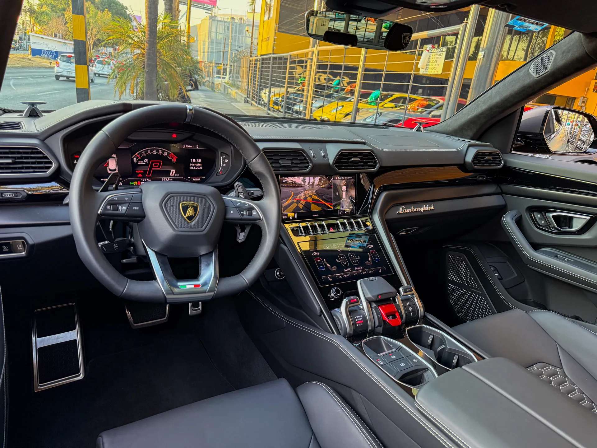 Car image 15