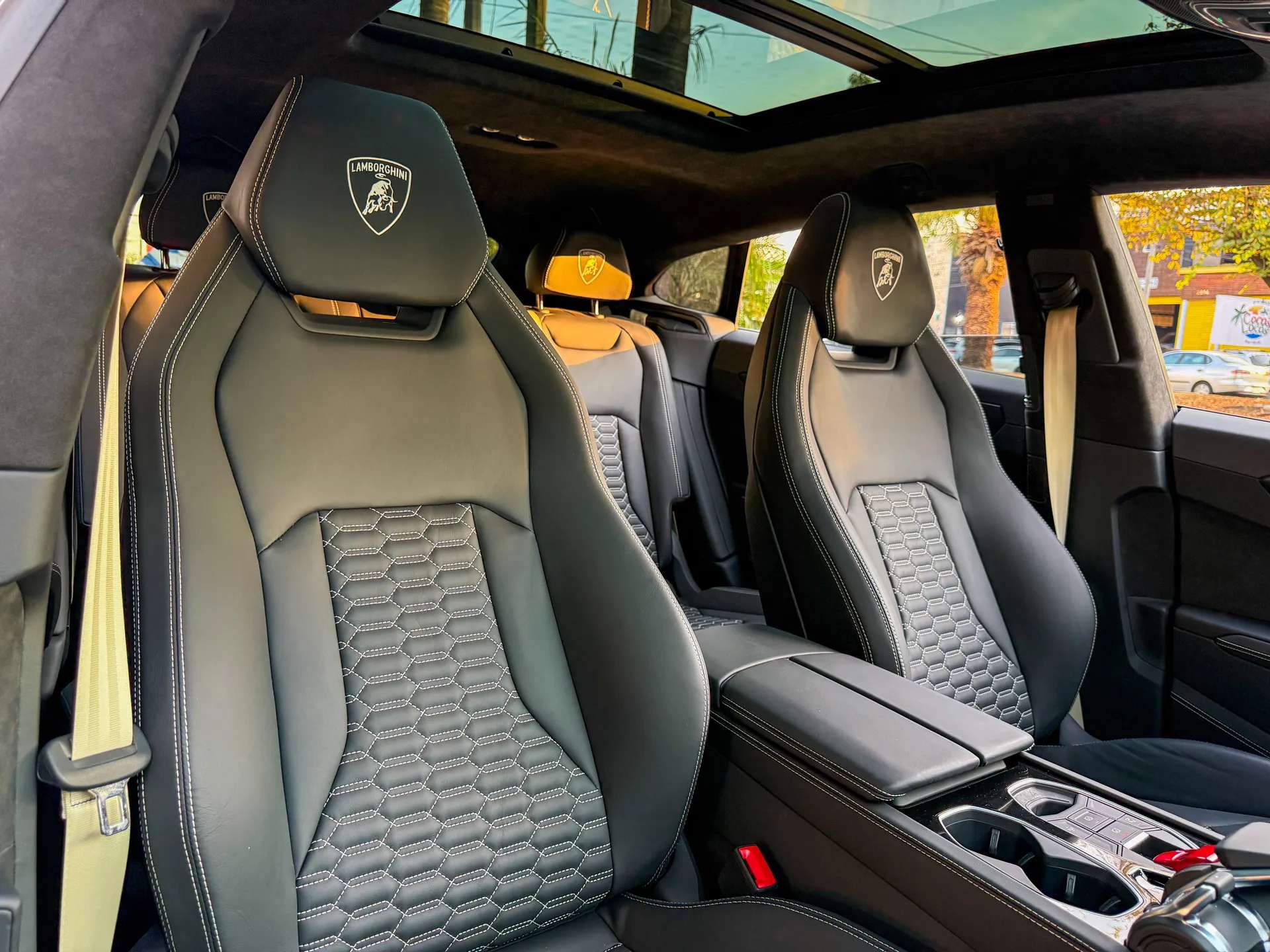 Car image 22