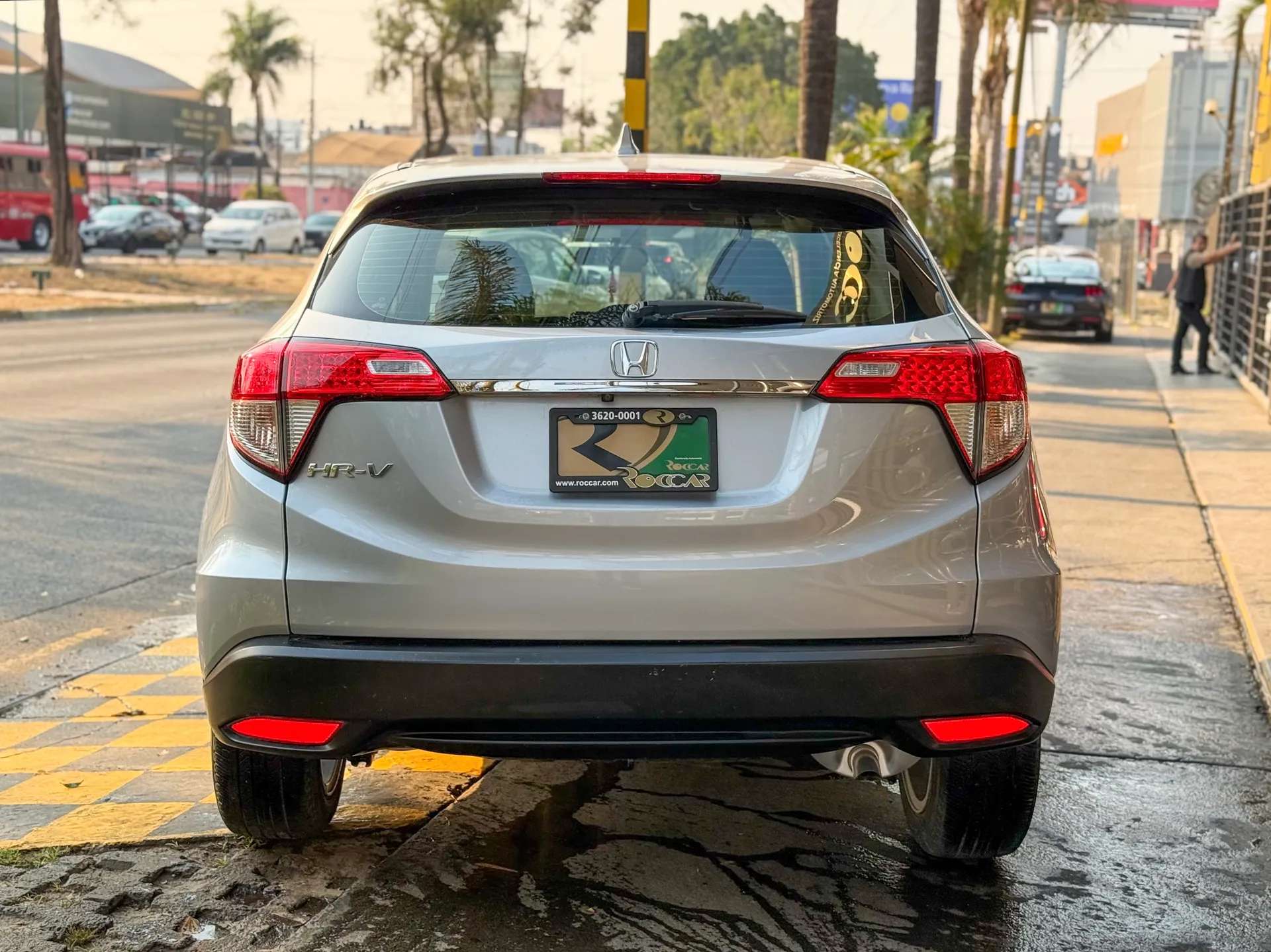 Car image 8