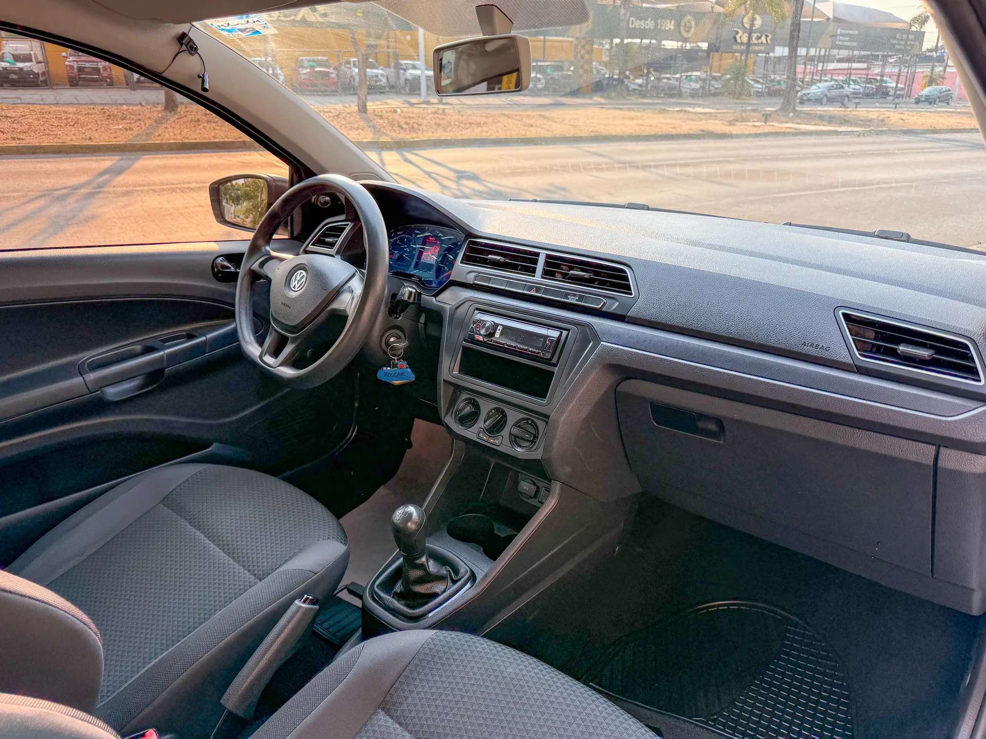 Car image 11