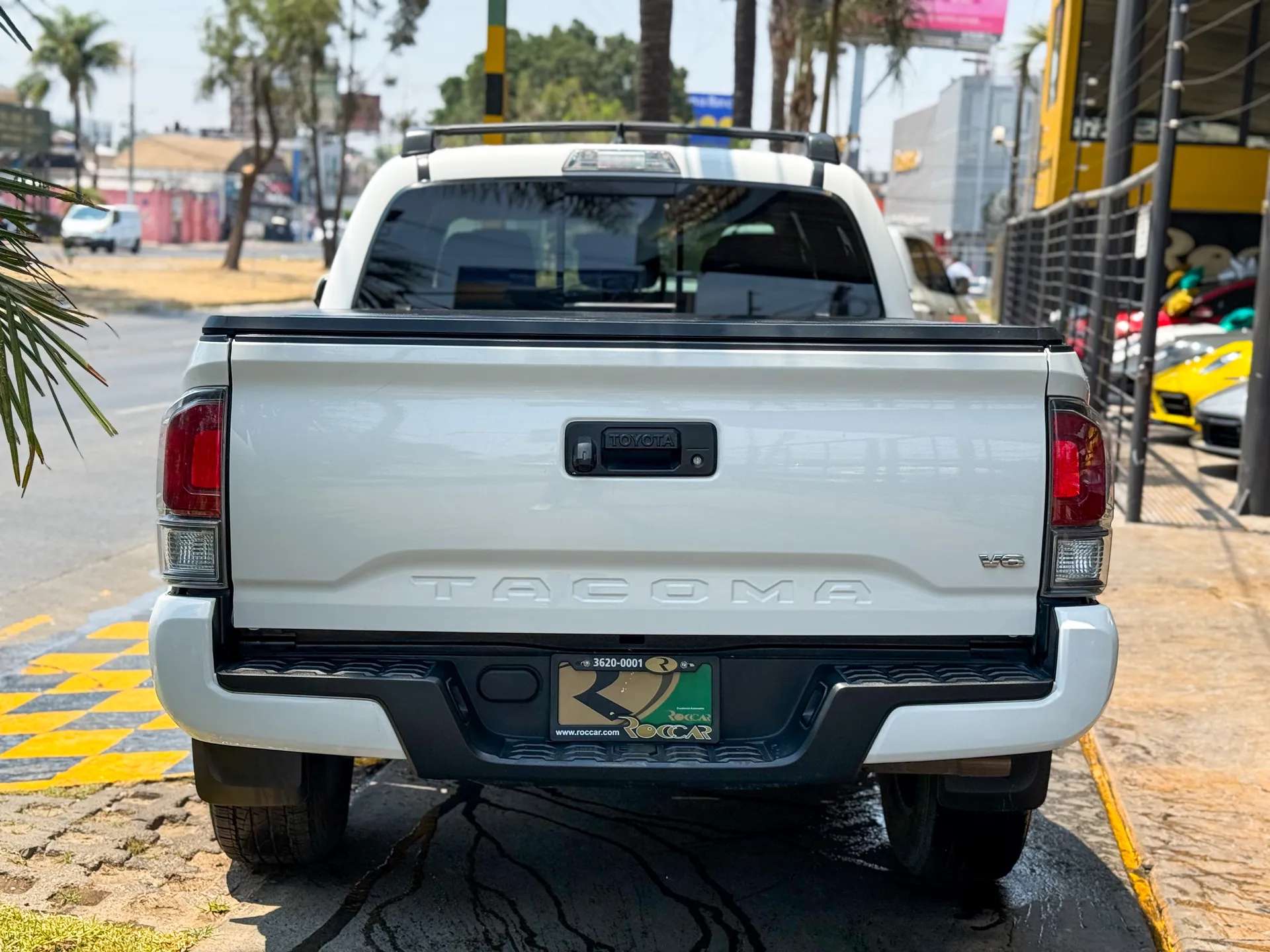 Car image 8