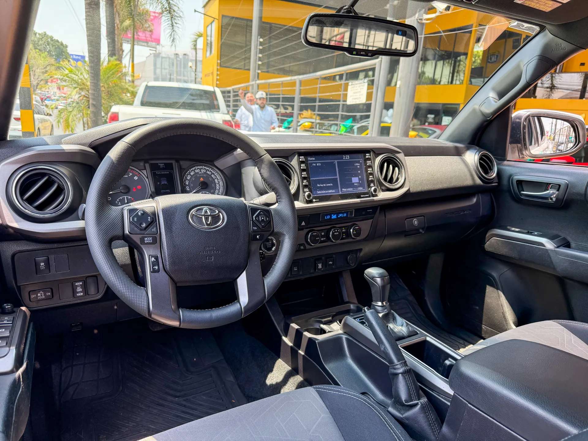 Car image 10