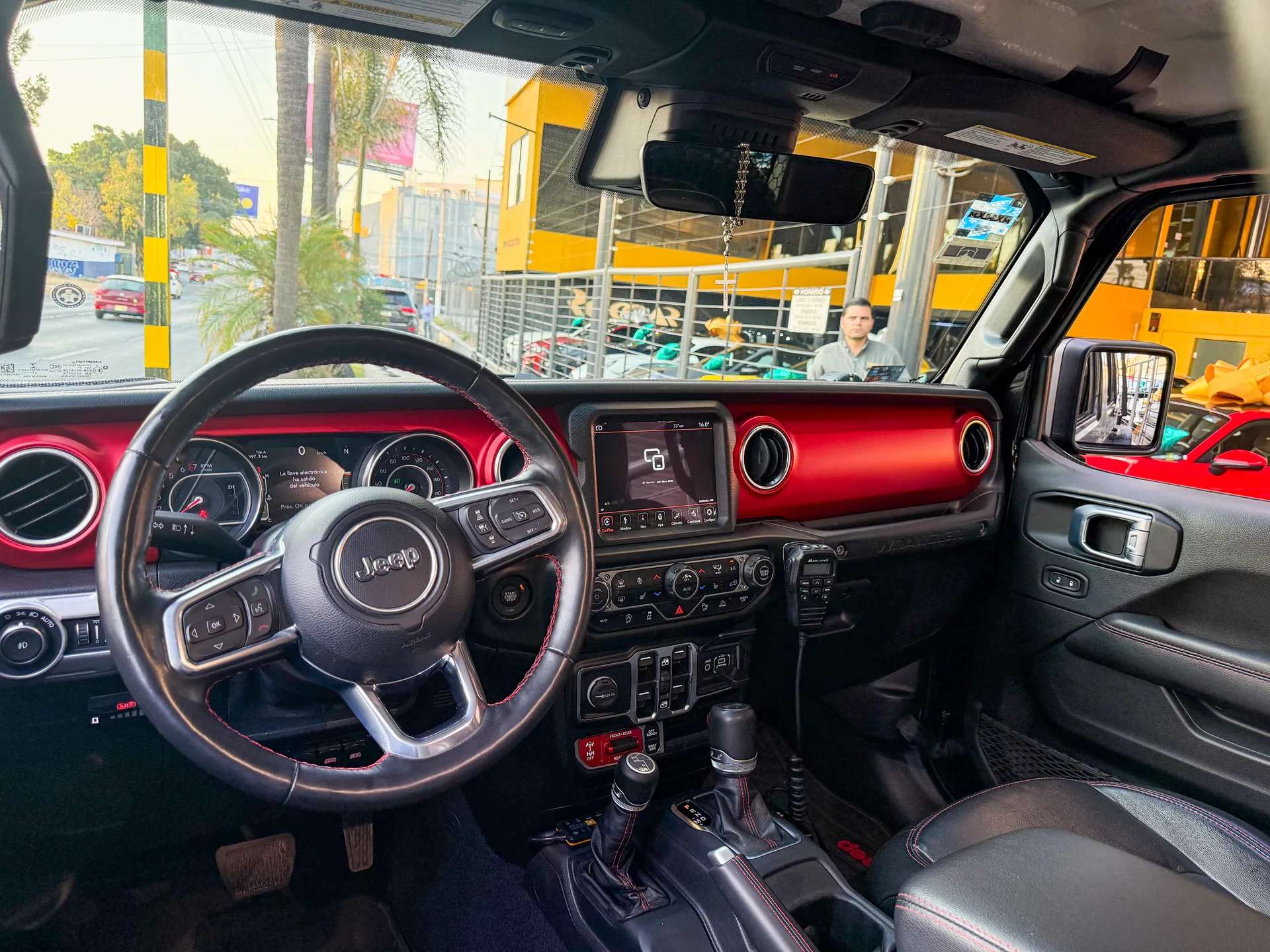Car image 16