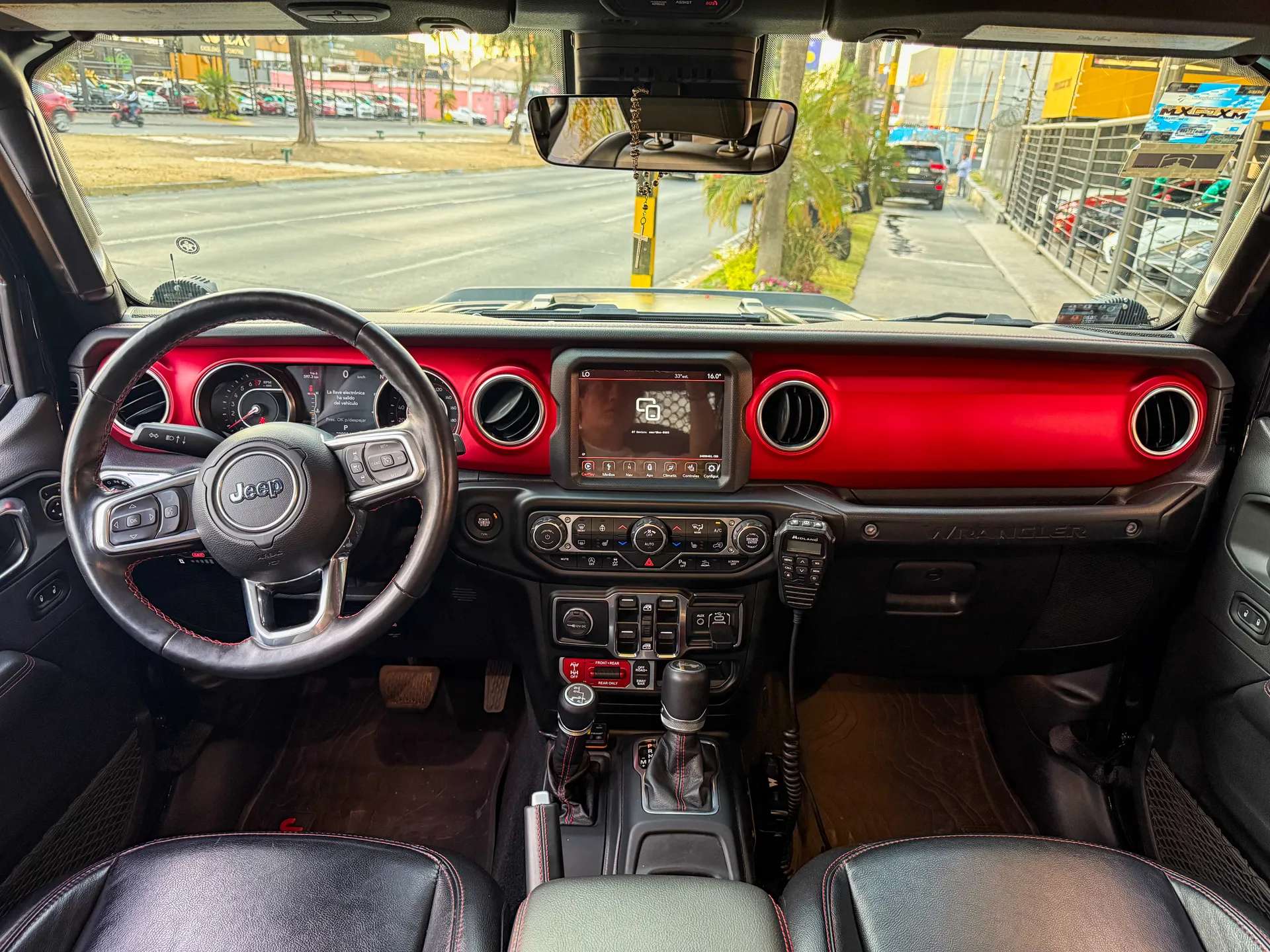 Car image 17
