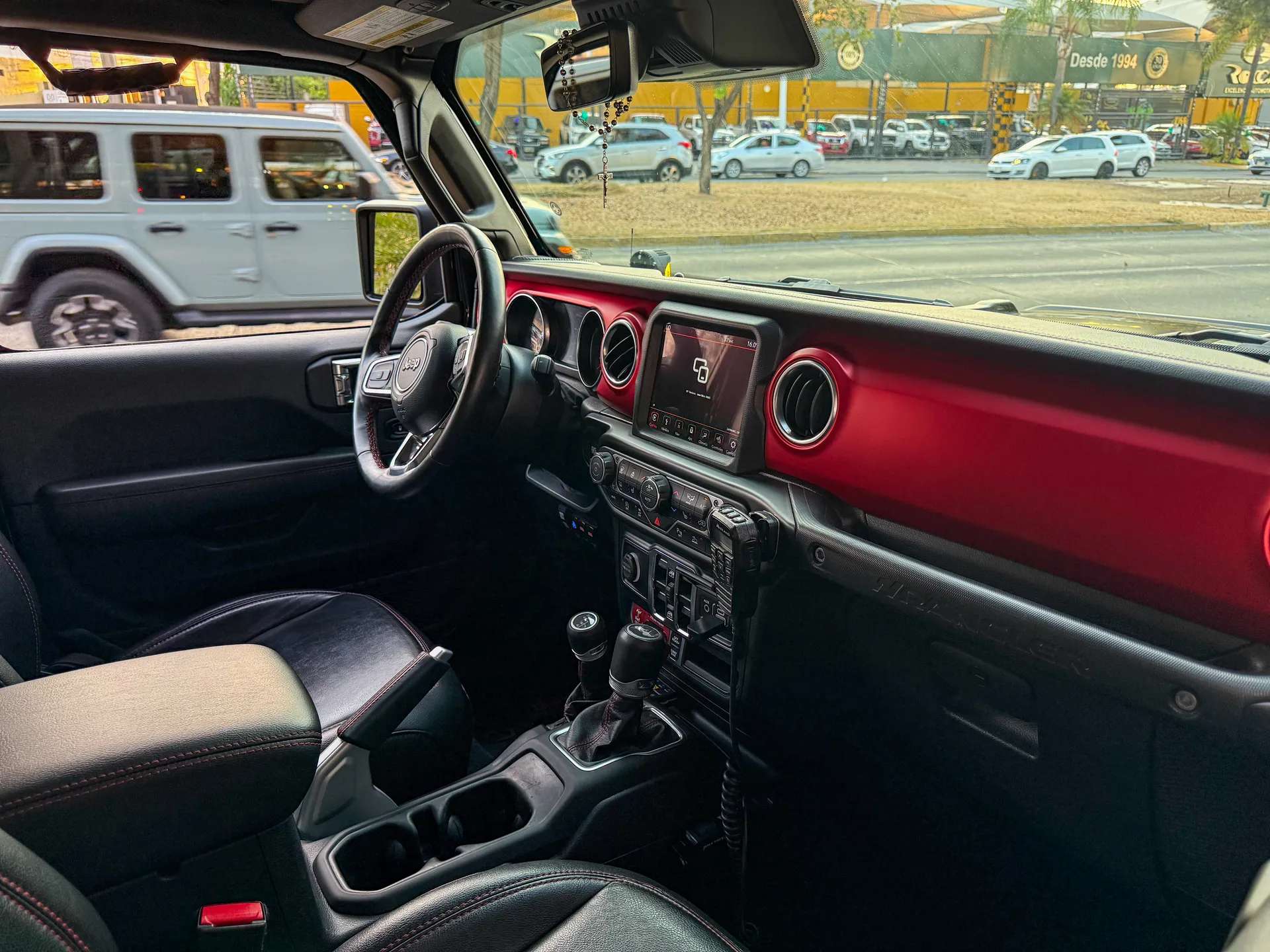 Car image 19