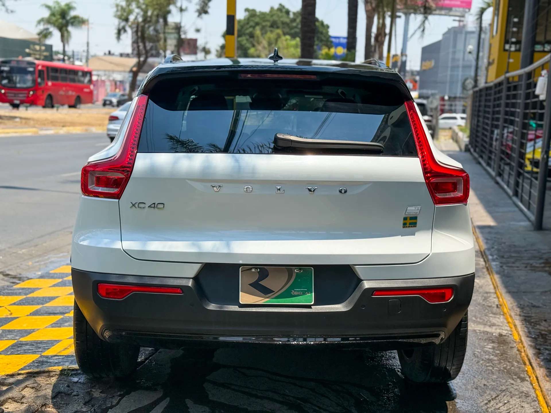Car image 8