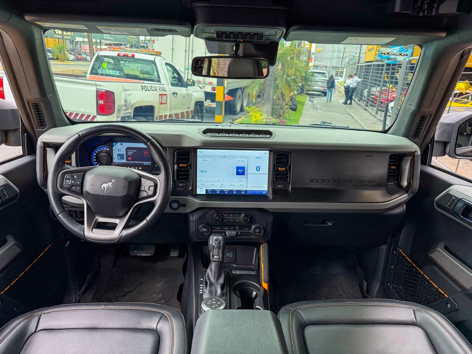 Car image 10