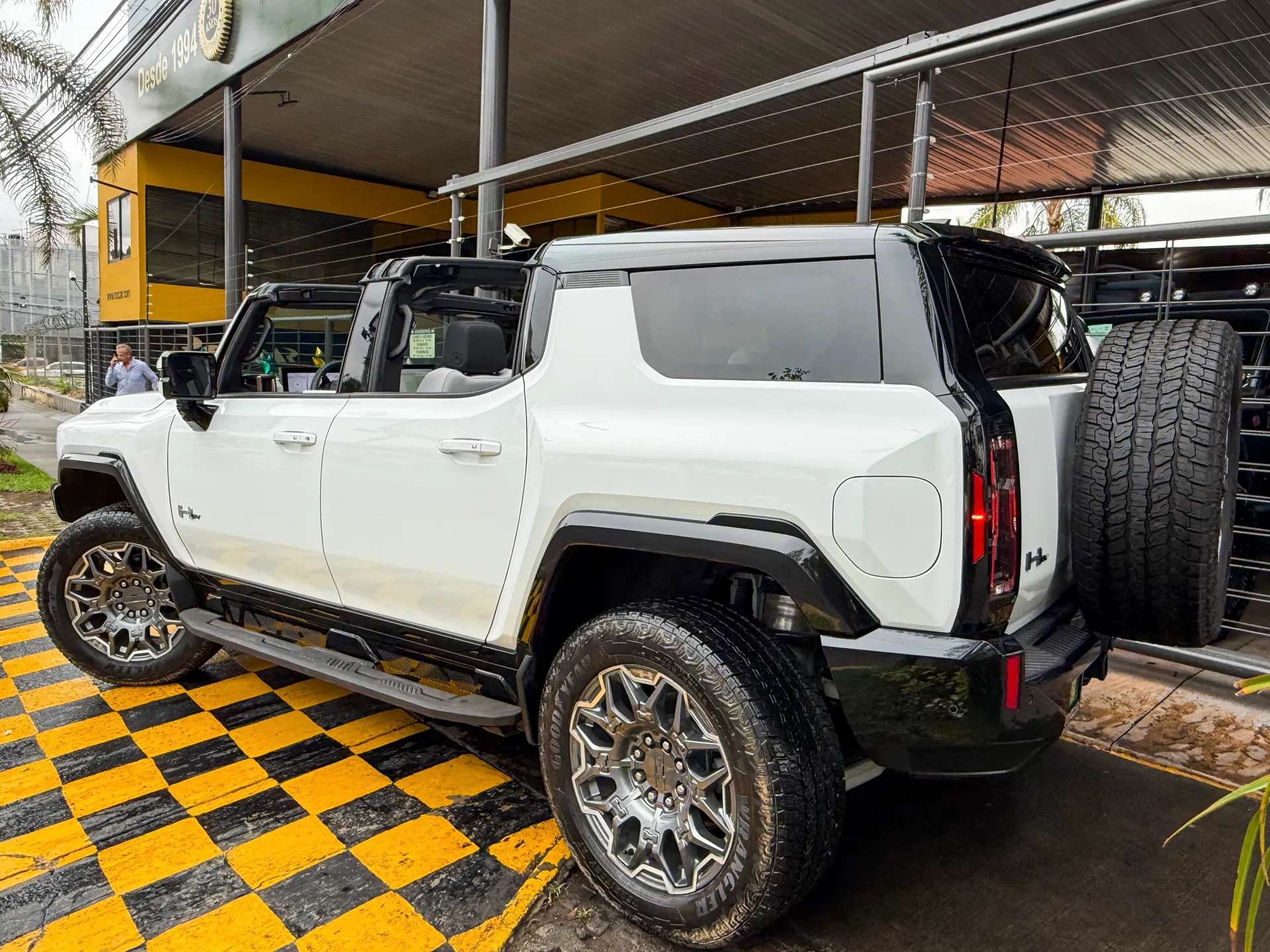 Car image 6