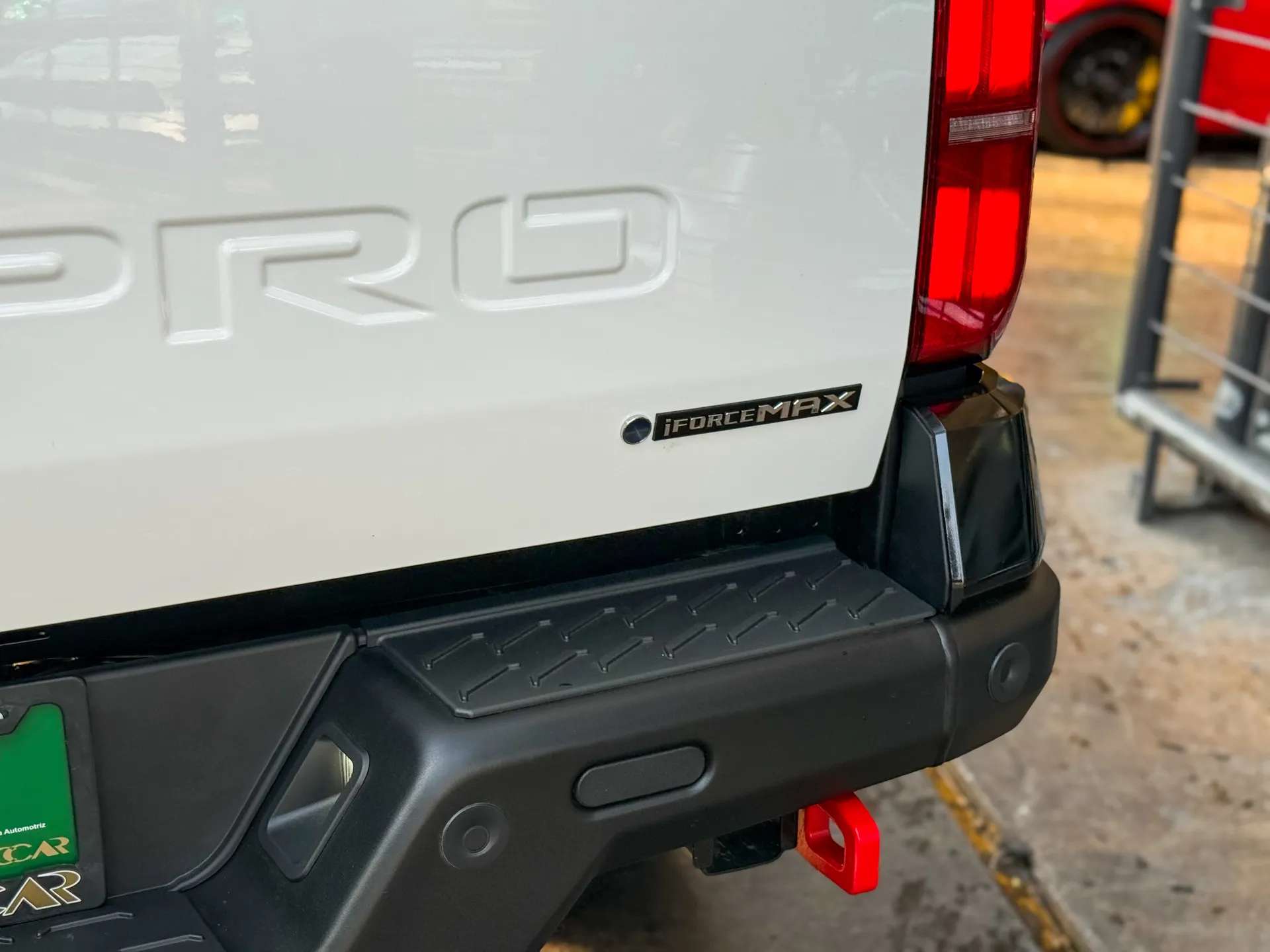 Car image 14