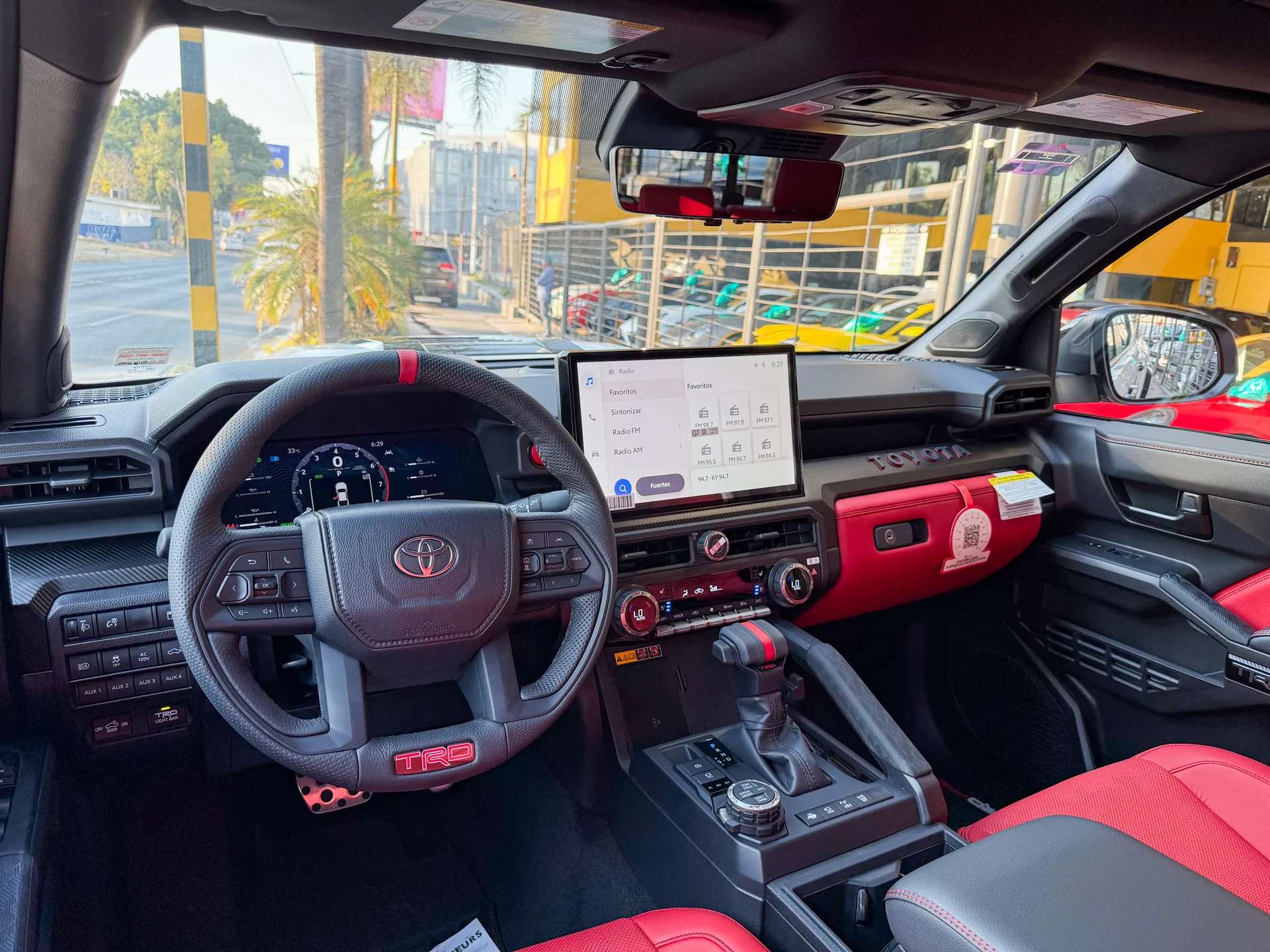 Car image 17