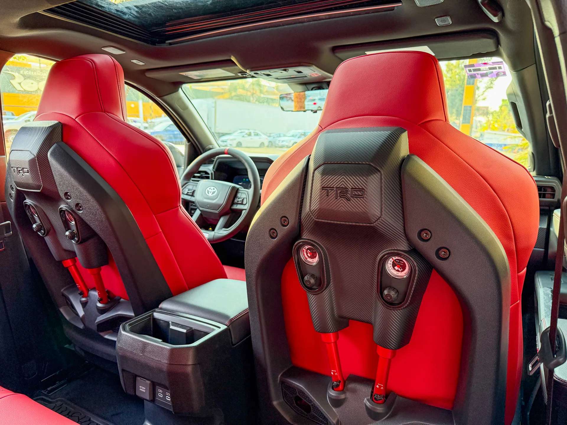 Car image 25