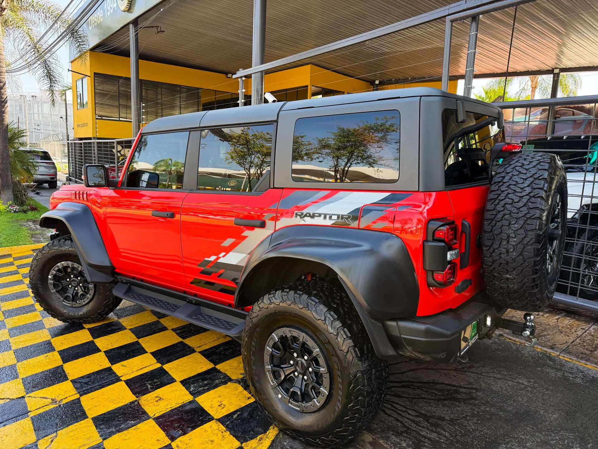 Car image 8