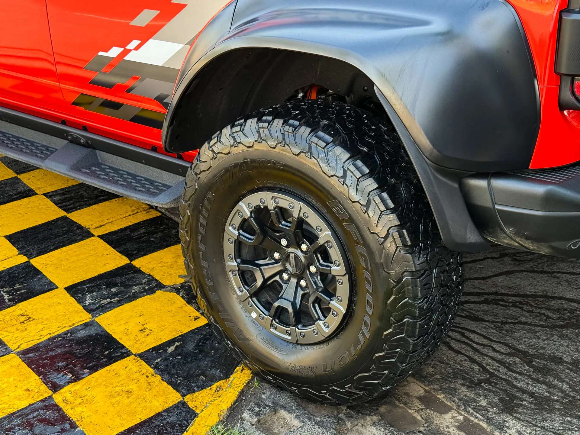 Car image 9