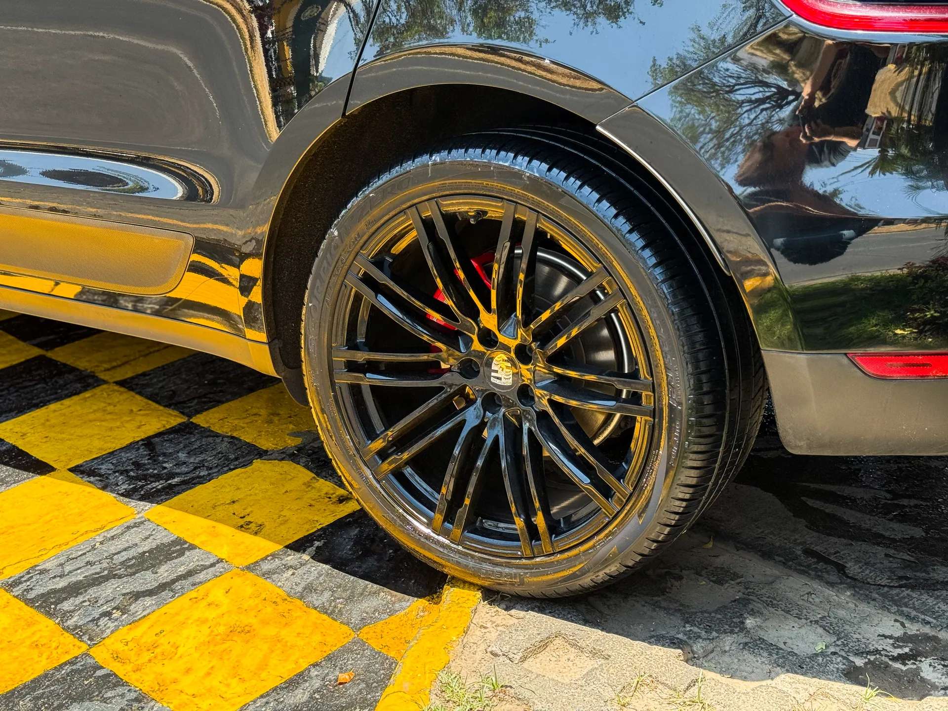 Car image 8
