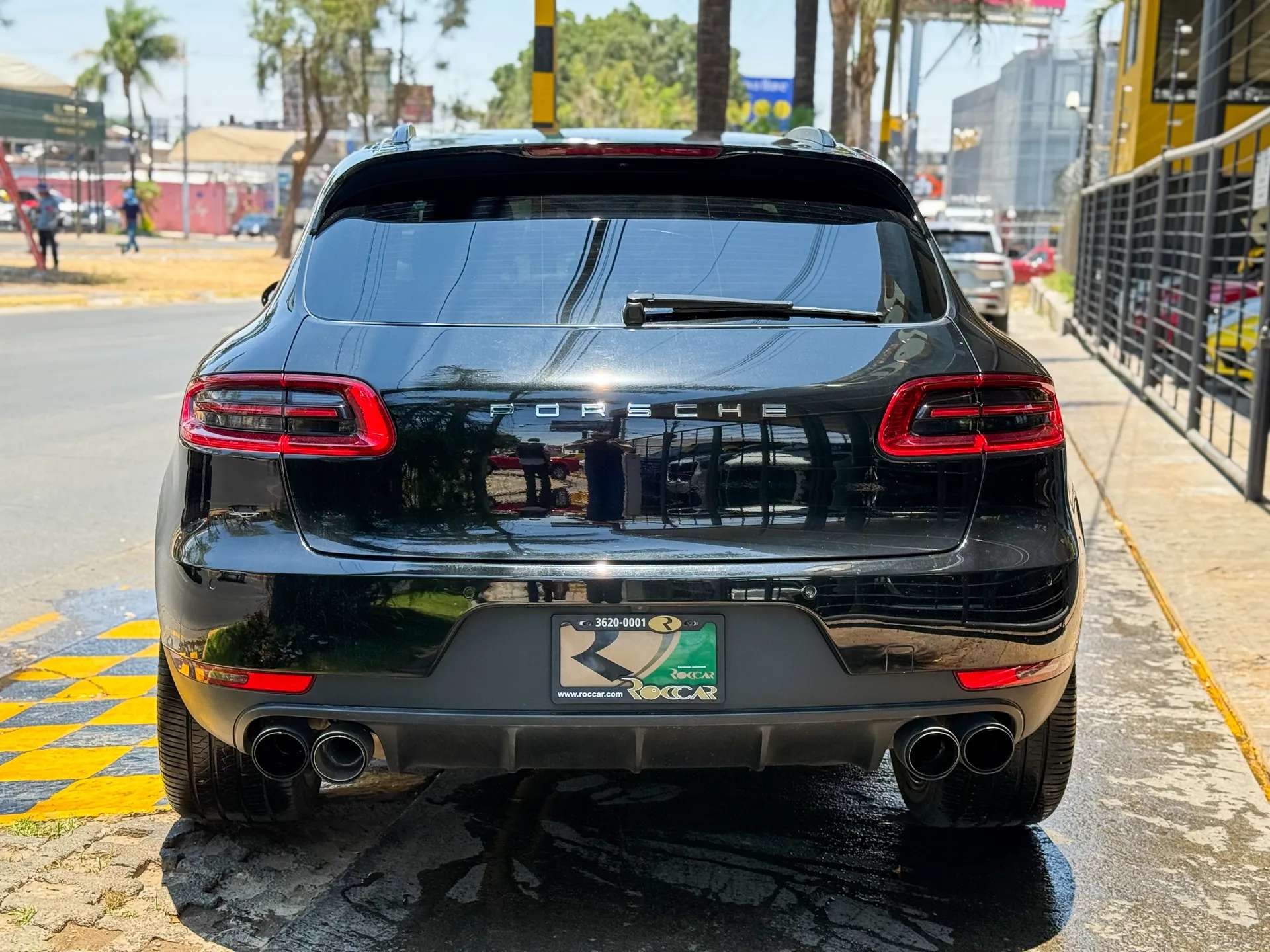 Car image 9