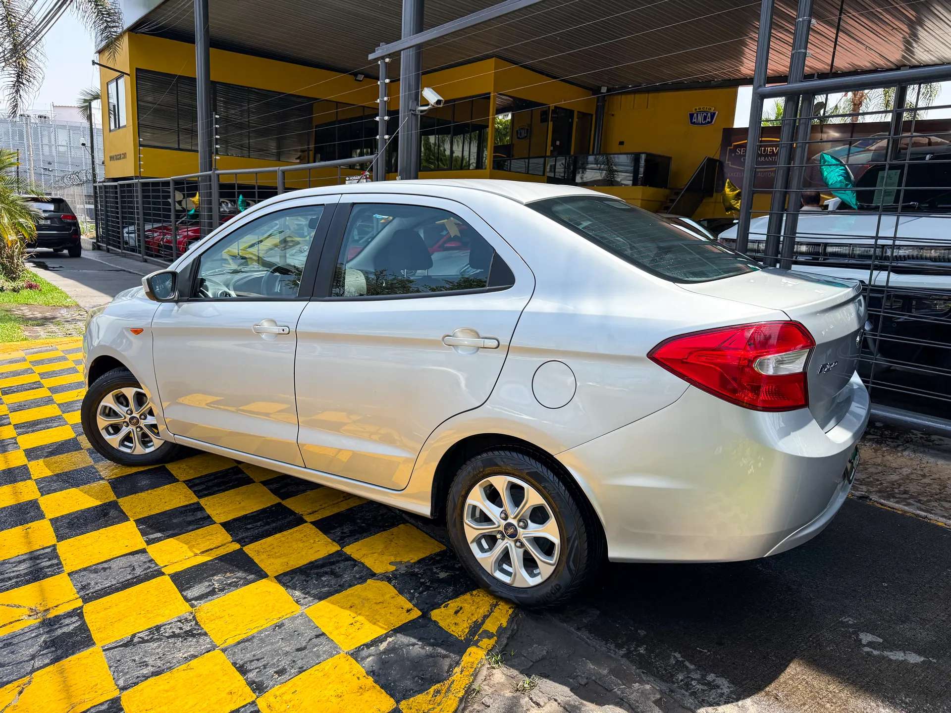 Car image 6