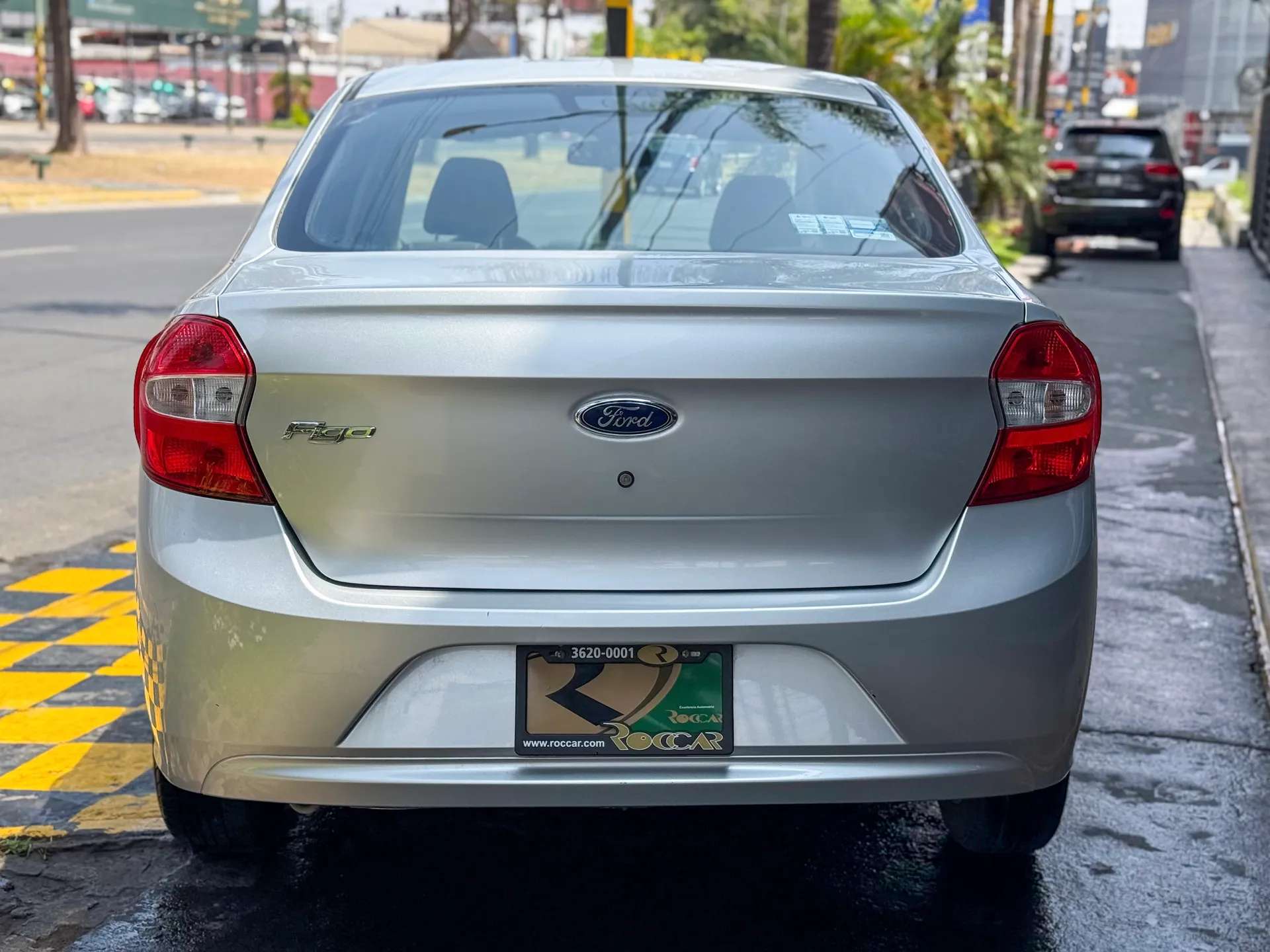 Car image 8