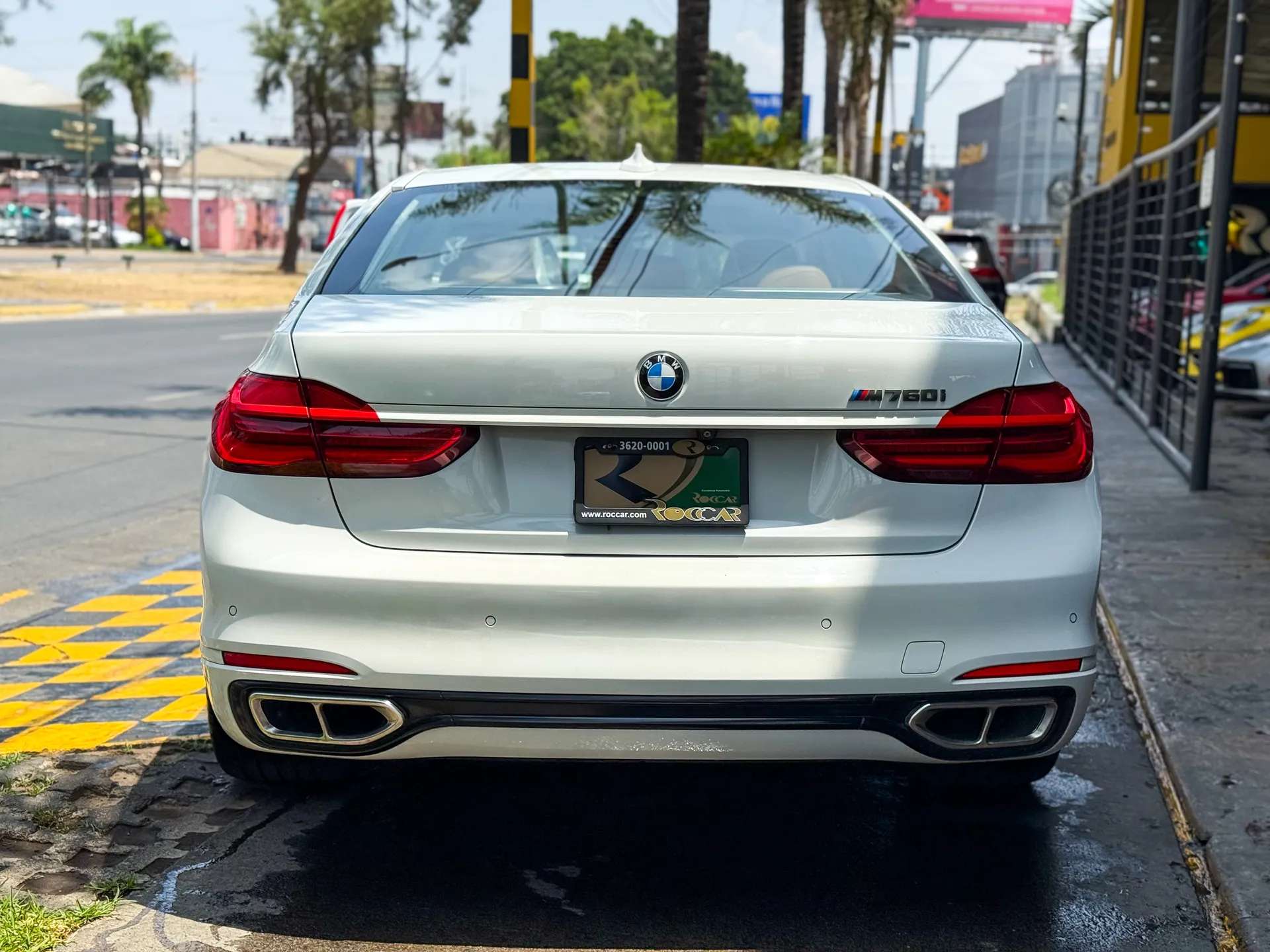 Car image 8