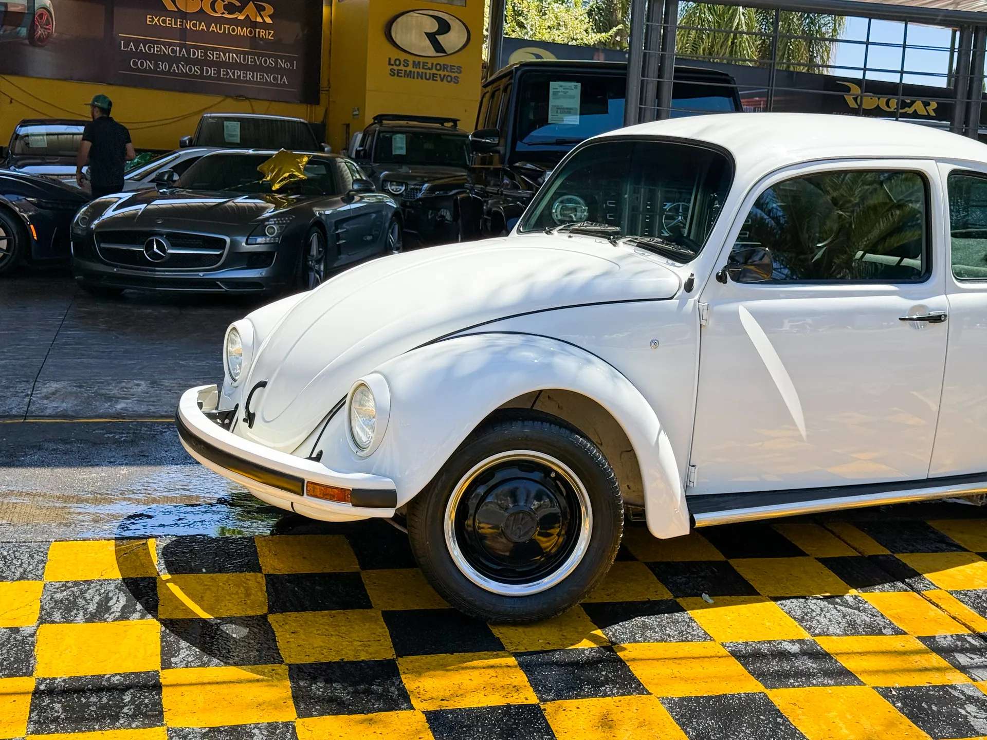 Car image 2