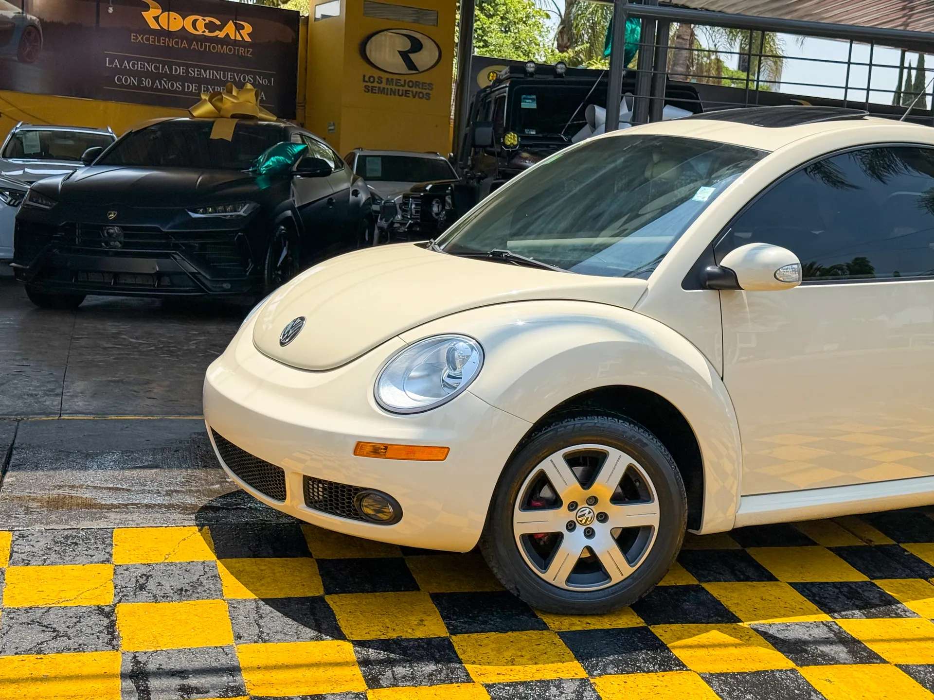 Car image 2