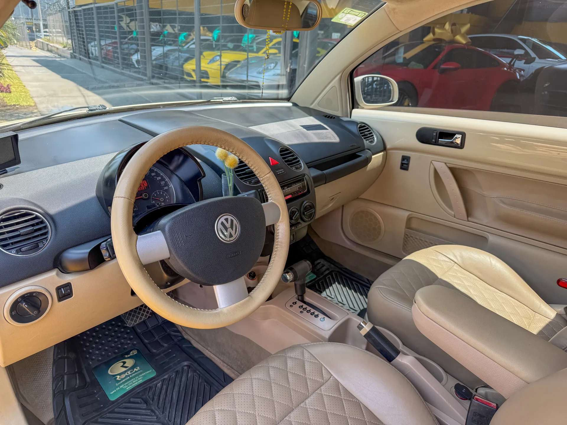 Car image 9
