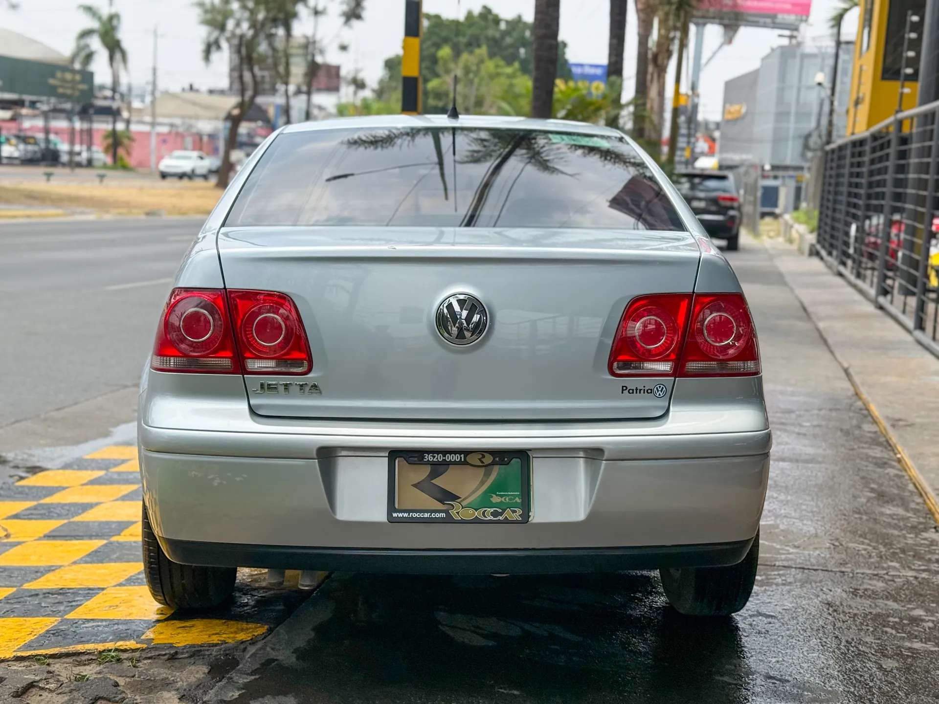Car image 8