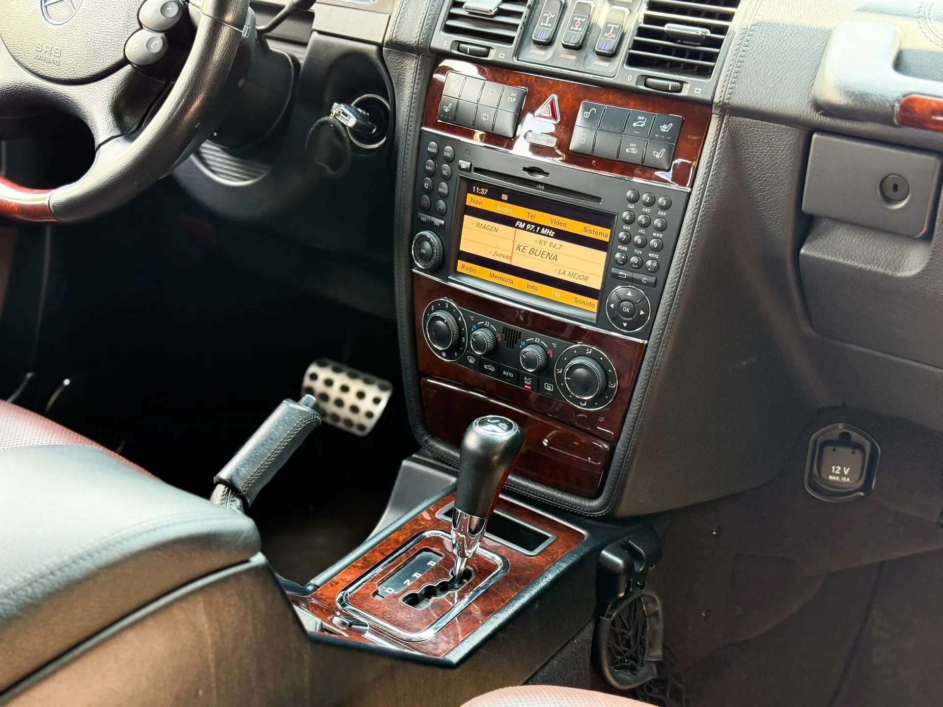 Car image 14