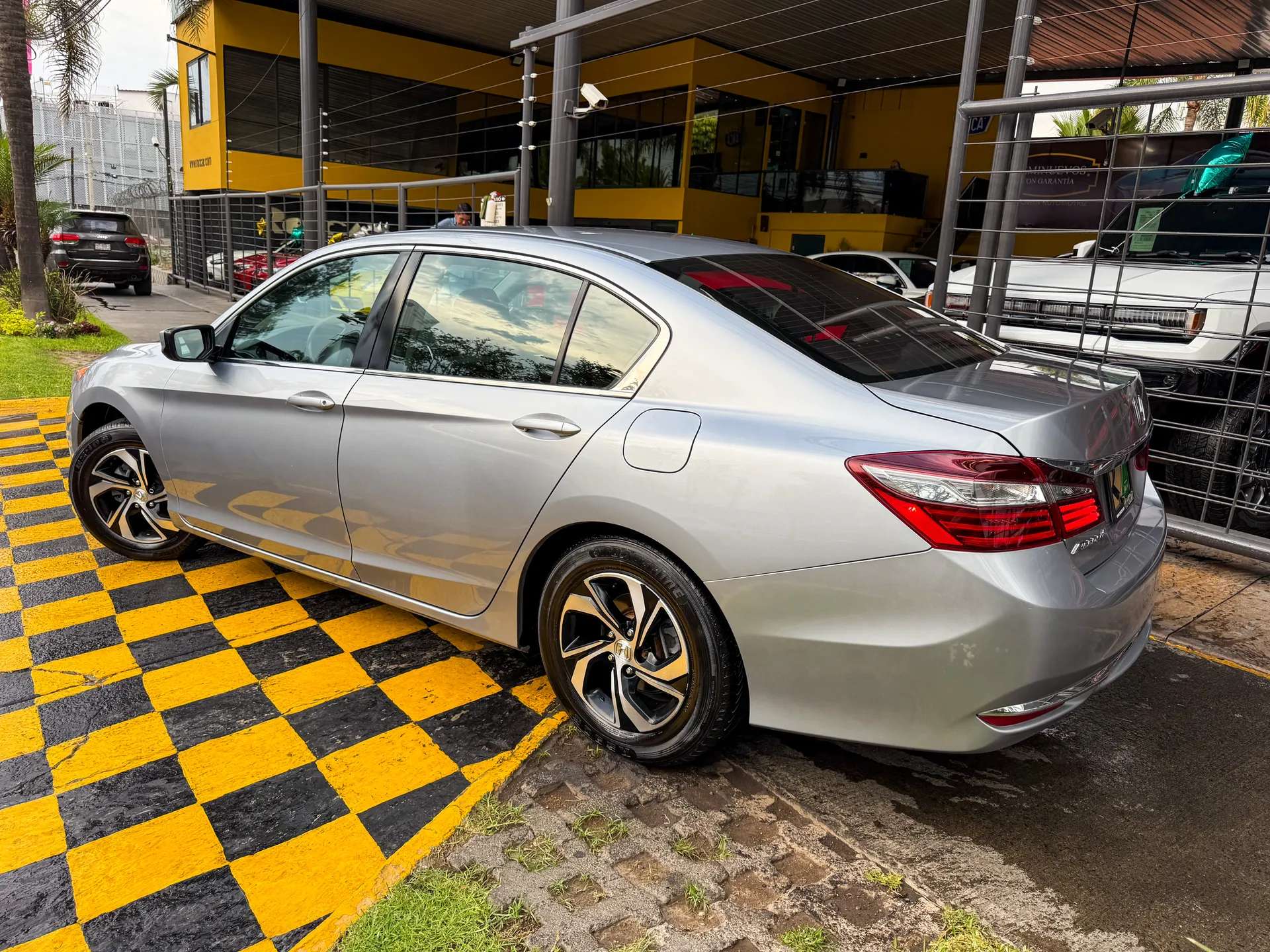 Car image 6