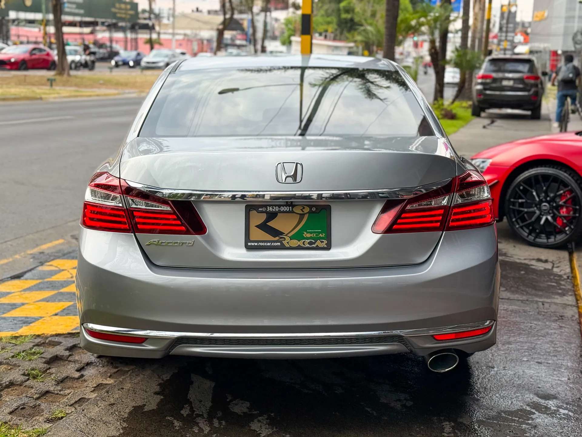 Car image 8
