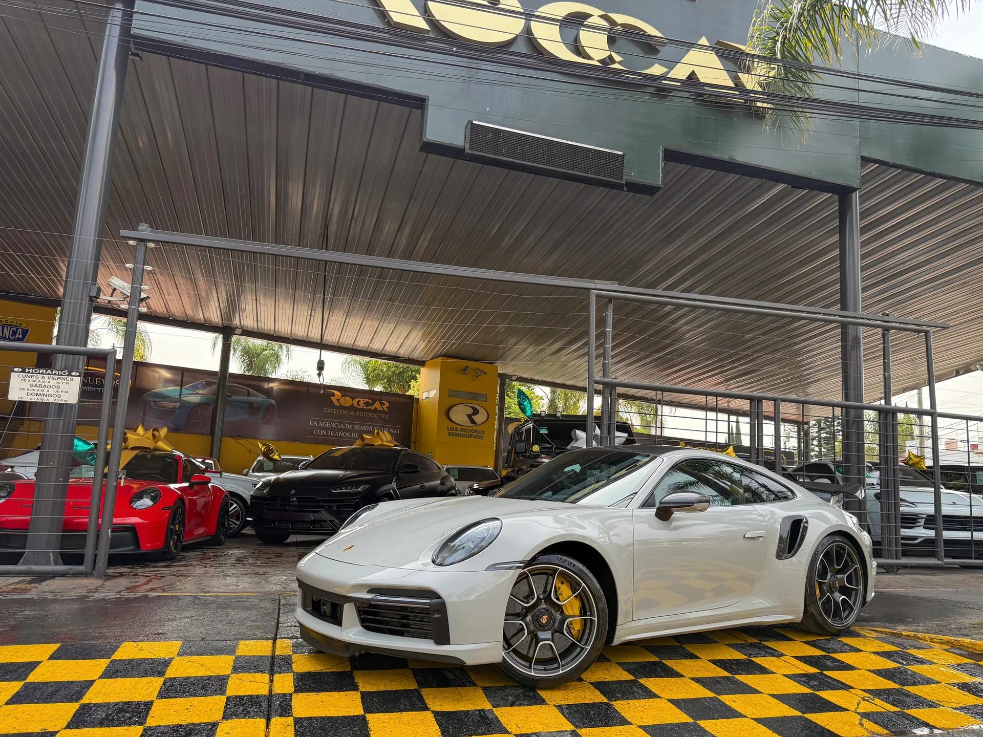 2020 Porsche 911 Carrera